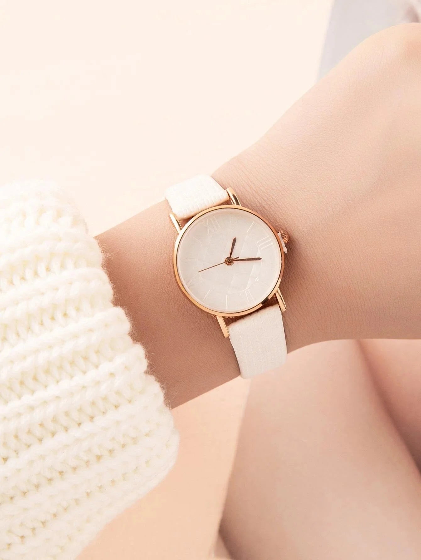 Shein - Round Pointer Minimalist Quartz Watch