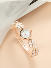 Shein - Flower Decor Round Pointer Quartz Watch