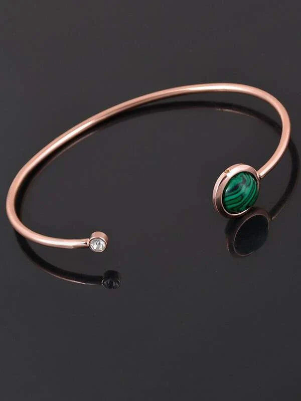 Shein - One Piece Square Round Quartz Watch And One Piece Open Bracelet