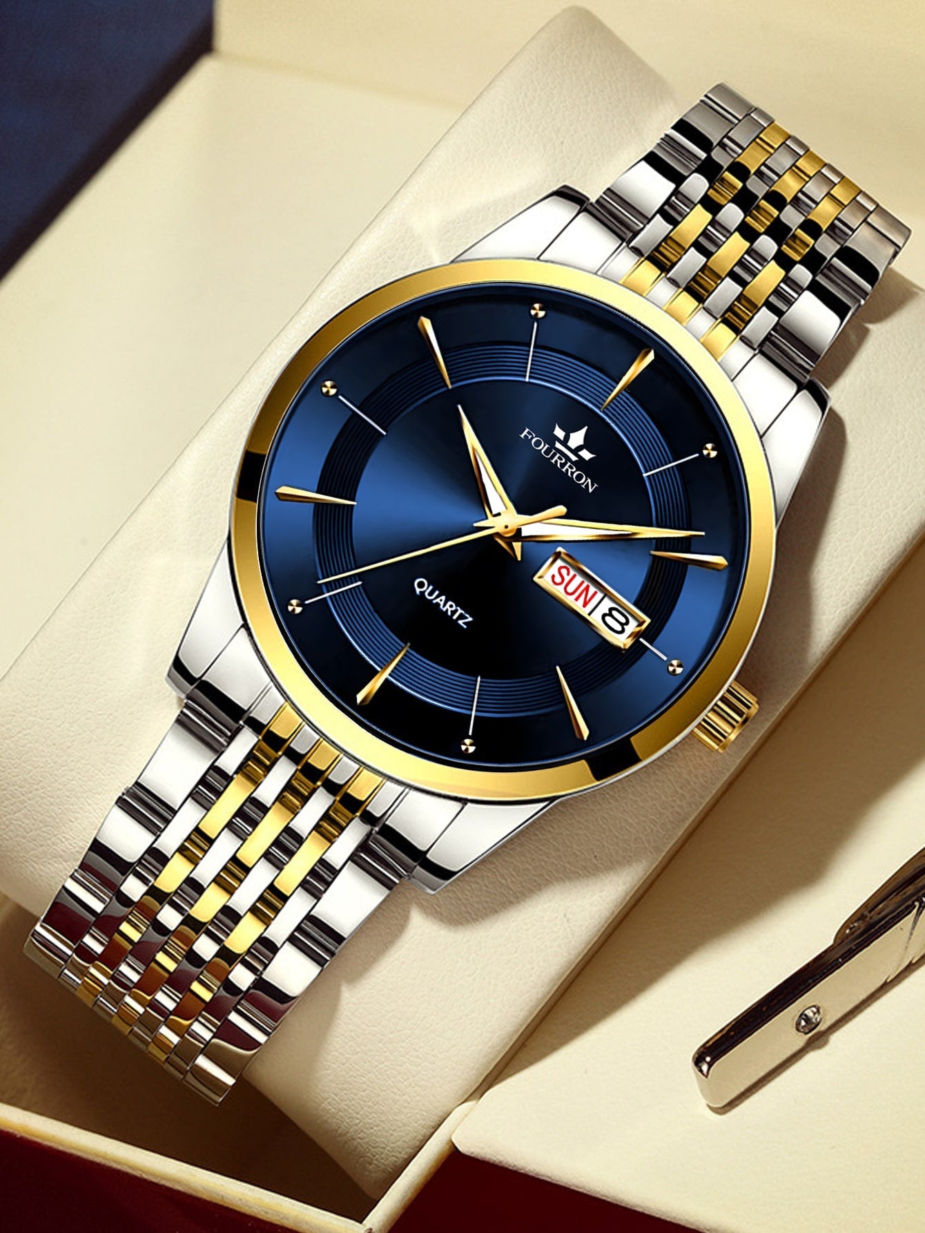Shein - Men Round Pointer Date Quartz Watch