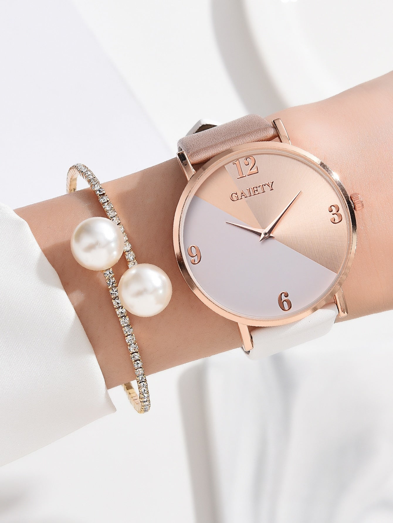 Shein - 1pc Color Block Round Pointer Quartz Watch & 1pc Bracelet