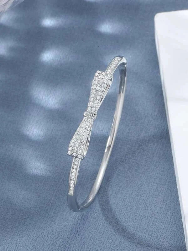 Shein - Rhinestone Bracelet Decorated With A Butterfly Knot