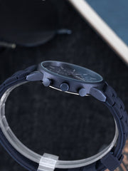 Shein - Men Round Pointer Quartz Watch