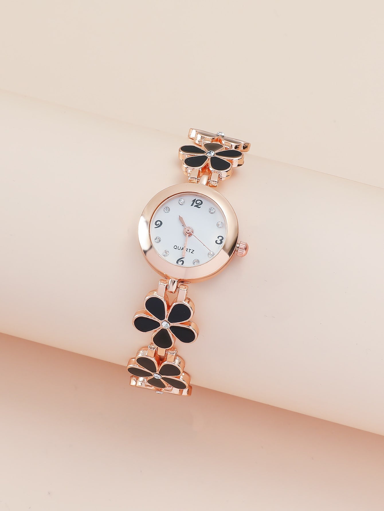 Shein - Flower Decor Round Pointer Quartz Watch