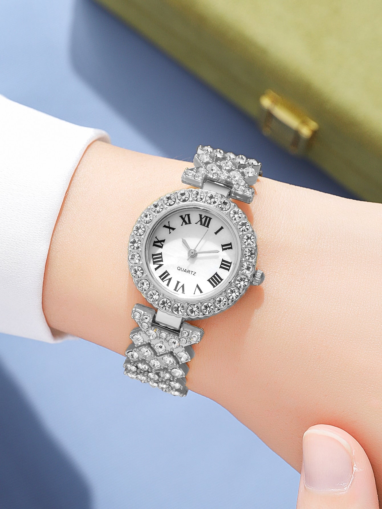 Shein - 1pc Women Silver Zinc Alloy Strap Glamorous Cubic Zirconia Decor Round Dial Quartz Watch & 5pcs Jewelry Set, For Daily Life