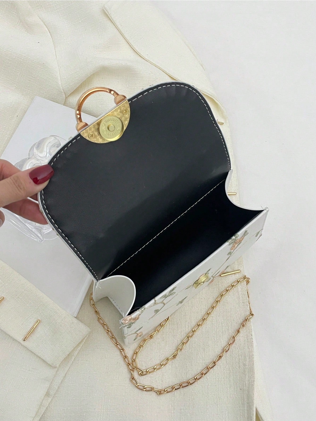 Shein - Argyle Princess Faux Pearl & Rhinestone Pearl Chain & Decor Mini Square Bag Flower Embroidery Faux Pearl Decor Fashionable For Party, Wedding, Prom And Dinner, Lipsticks, Women'S Pearl Bag