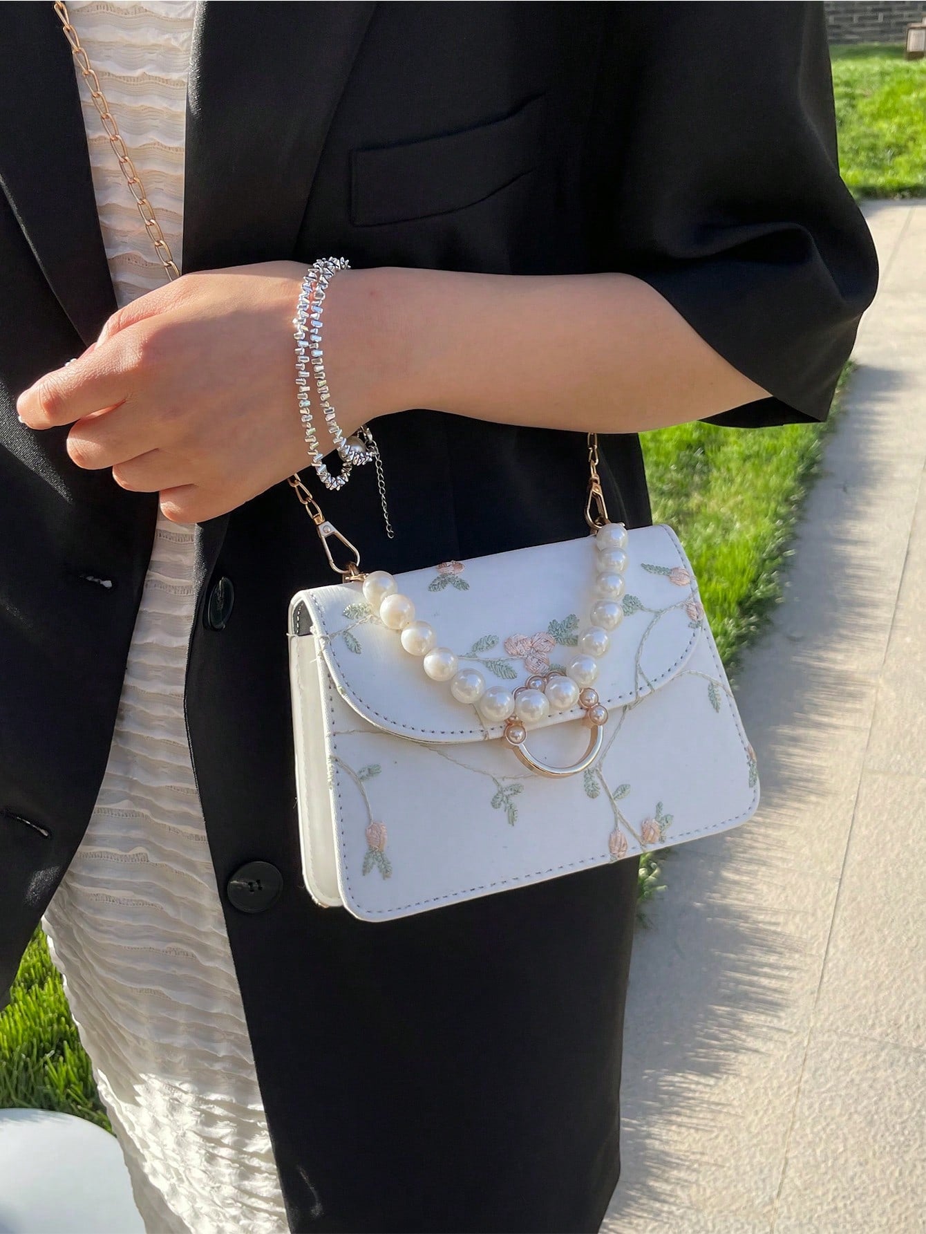 Shein - Argyle Princess Faux Pearl & Rhinestone Pearl Chain & Decor Mini Square Bag Flower Embroidery Faux Pearl Decor Fashionable For Party, Wedding, Prom And Dinner, Lipsticks, Women'S Pearl Bag