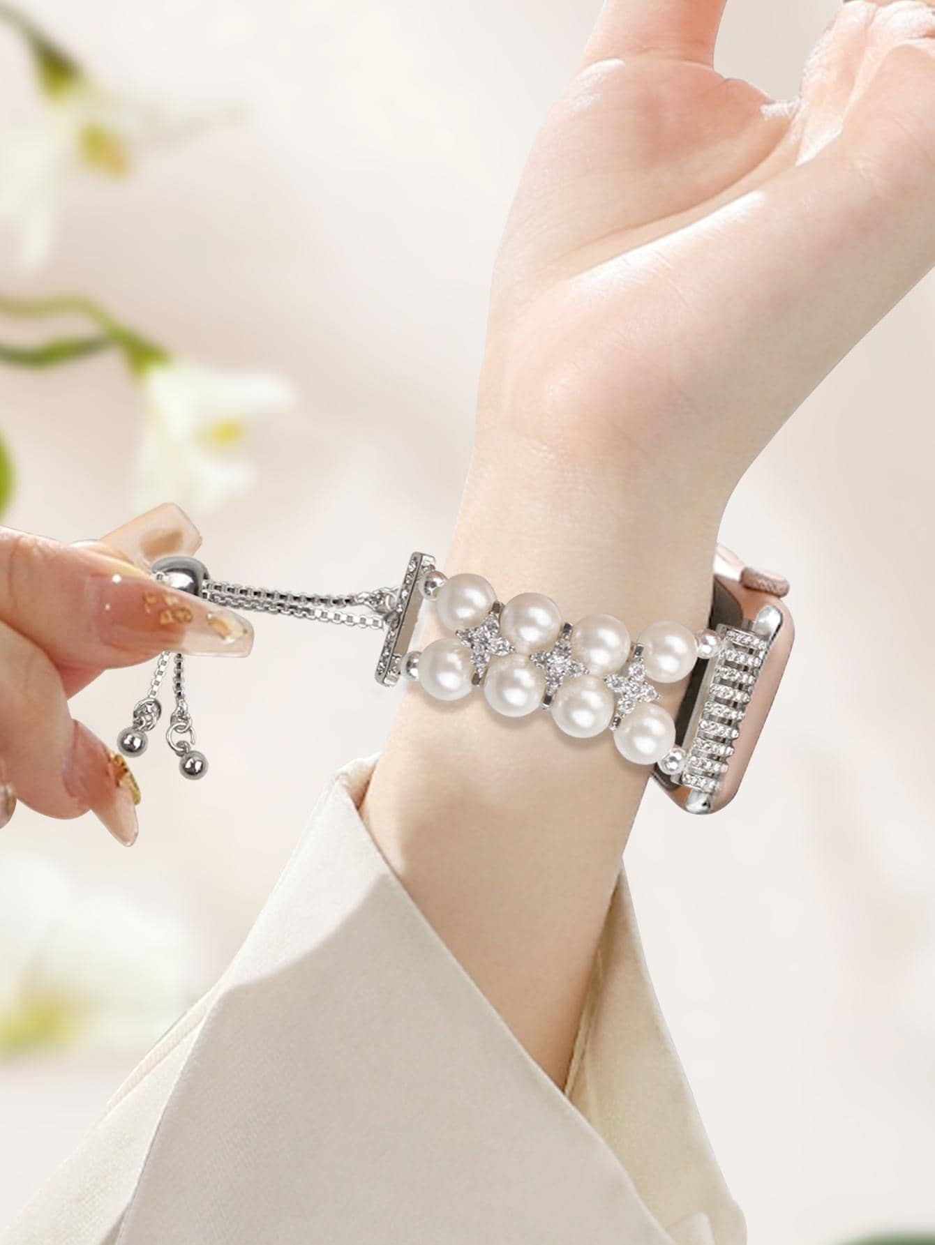 Shein - 1pc Classic Fashionable Adjustable Faux Pearls Bracelet Apple Watch Band, Professional Compatible With Latest Apple Watch Ultra 2/1,se 9/8/7/6/5/4/3/2/1, Size 38/40/41/42/44/45/49mm, Size Can Be Adjusted Freely, Waterproof & Wear Resistant
