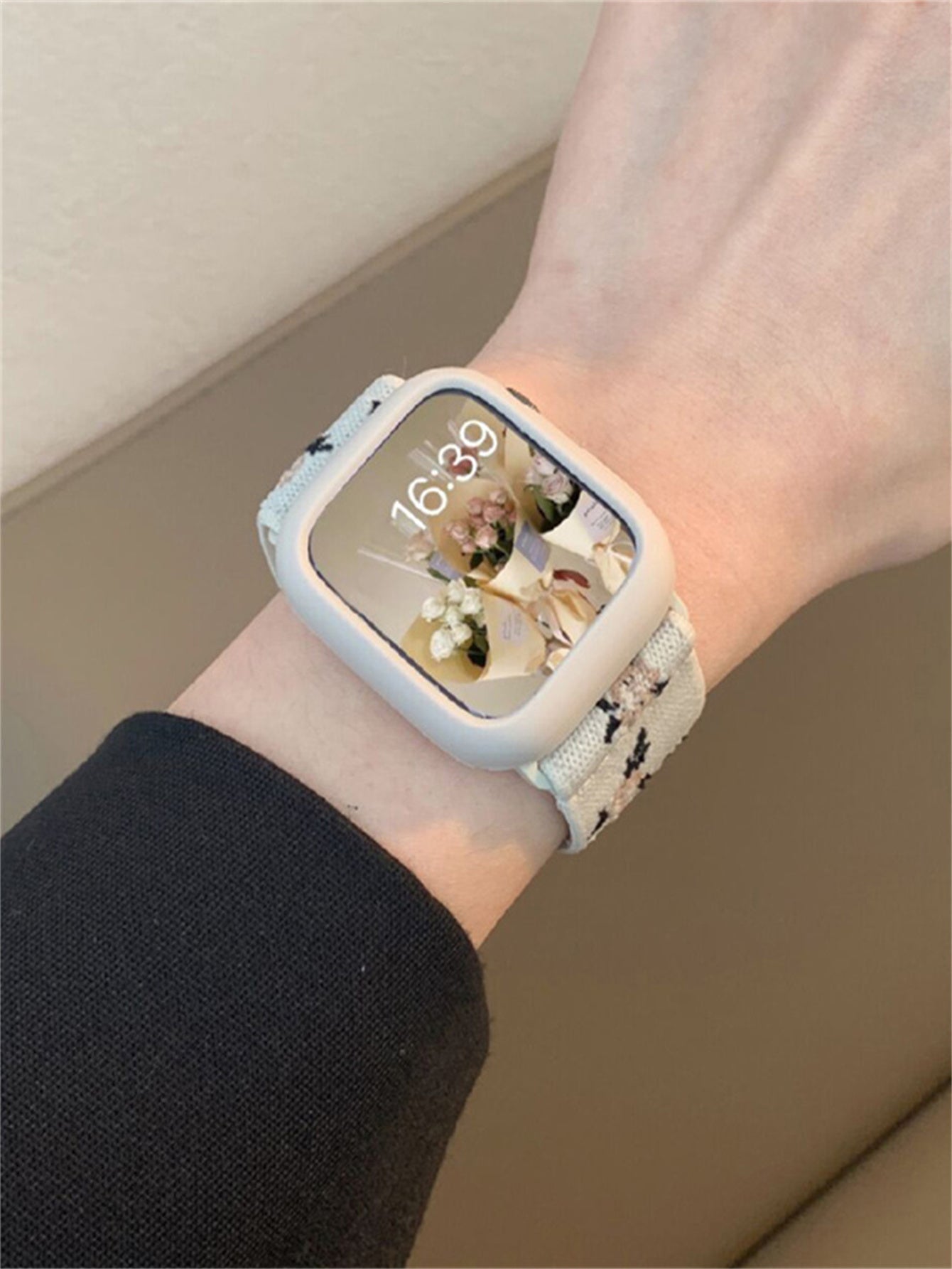 Shein - 1pc Flower Print Silicone Watchband Compatible With Apple Watch