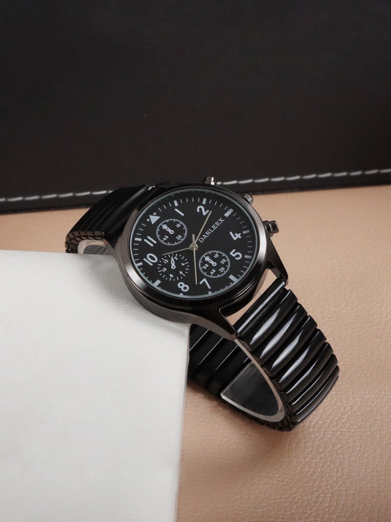 Shein - 2pcs Stylish Classic Round Couple's Quartz Wristwatch With Black Elastic Band