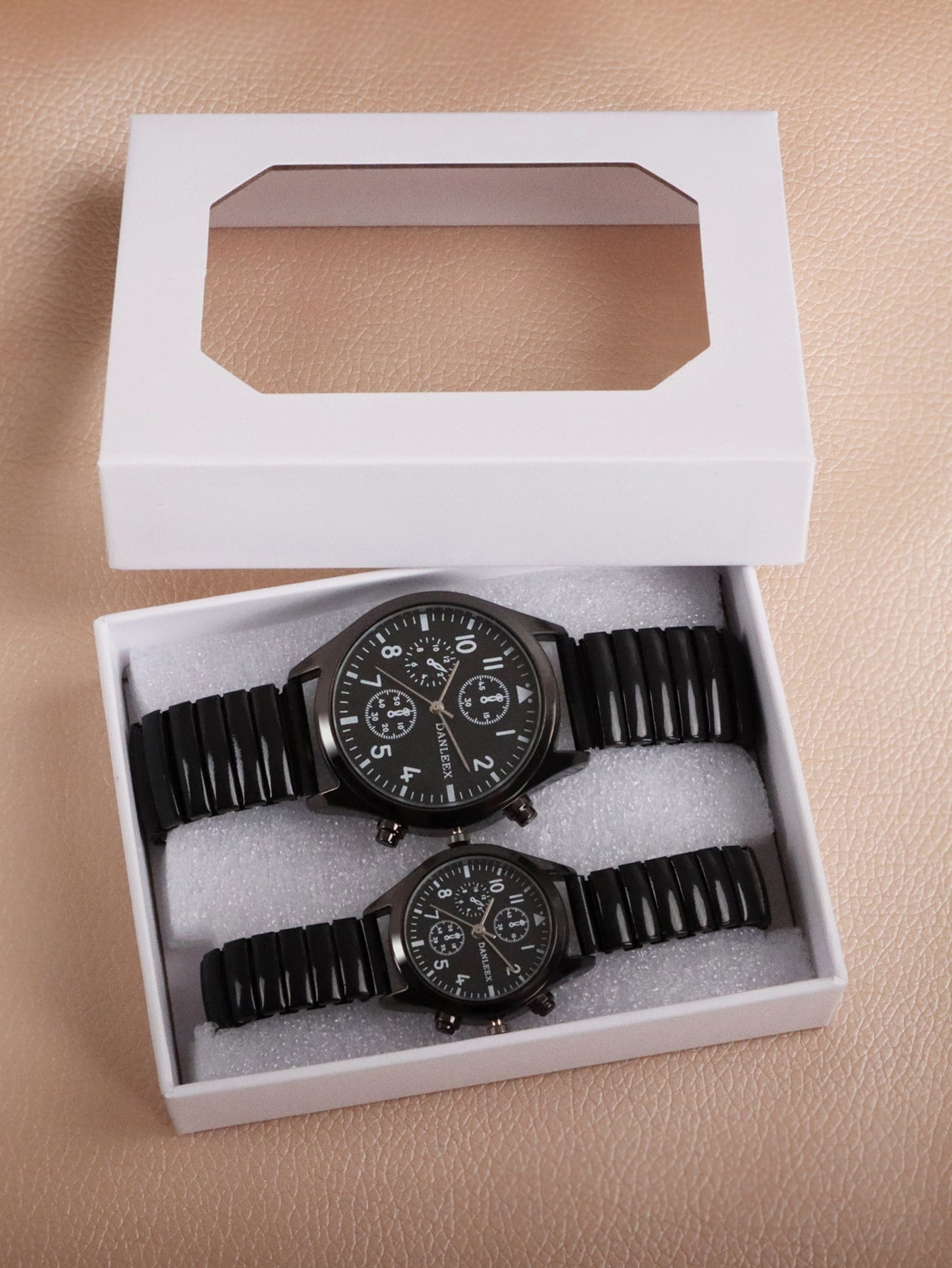 Shein - 2pcs Stylish Classic Round Couple's Quartz Wristwatch With Black Elastic Band