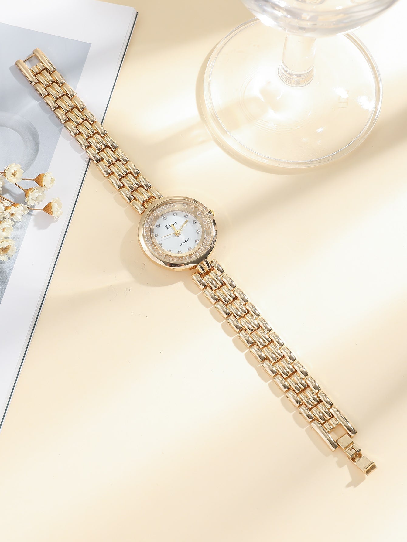 Shein - 1pc Women Gold Zinc Alloy Strap Fashionable Rhinestone Decor Round Dial Quartz Watch, For Daily Decoration