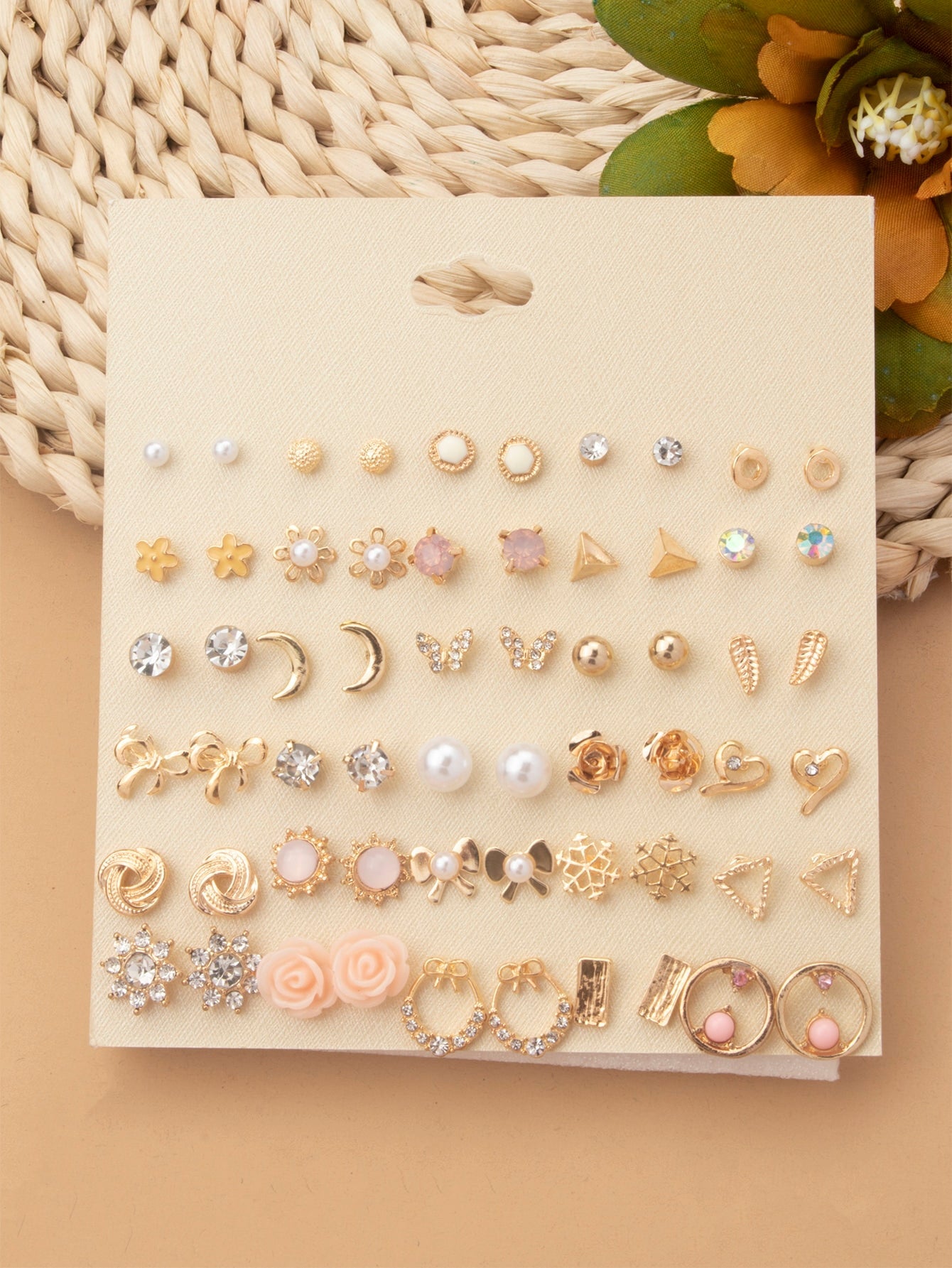 Shein - 1card/60pcs Stylish Floral, Moon & Butterfly Shaped Everyday Simple Earrings