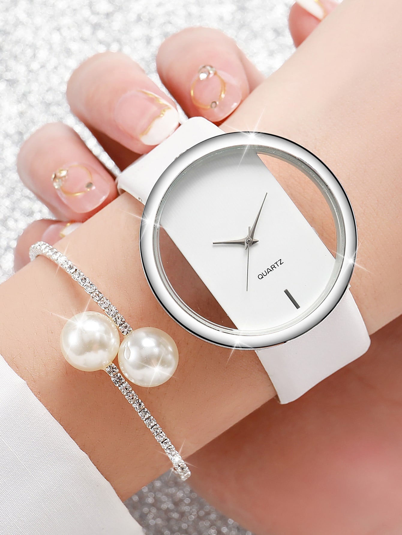 Shein - 1pc Minimalist Round Pointer Quartz Watch & 1pc Butterfly Charm Bracelet