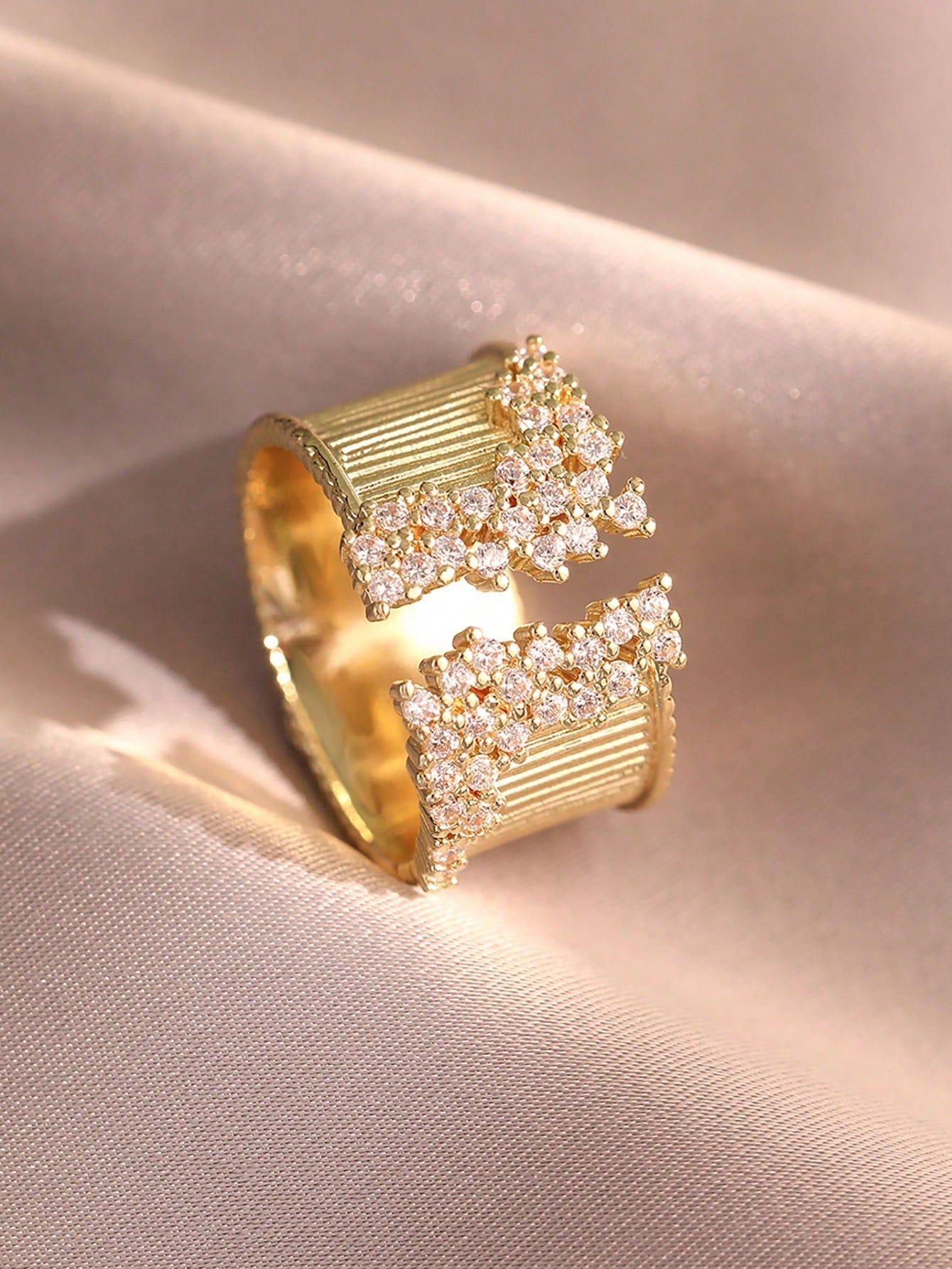 Shein - 1Pc Luxury Full Zirconia Engagement Women Rings For Party Wedding Jewelry