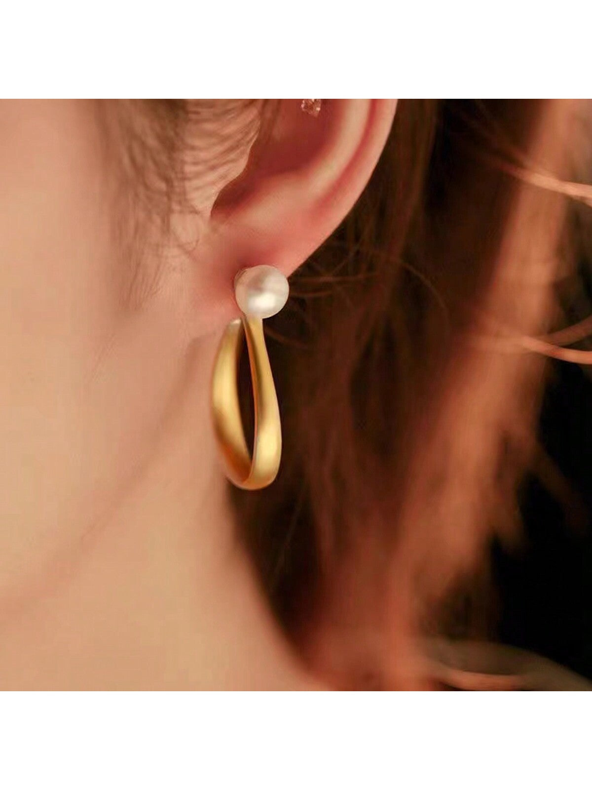 Shein - 1pair European And American Style Matte Gold-plated Metallic Earrings For Women's Daily Wear