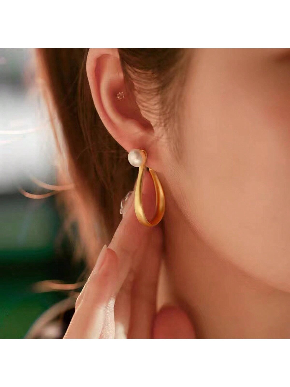 Shein - 1pair European And American Style Matte Gold-plated Metallic Earrings For Women's Daily Wear