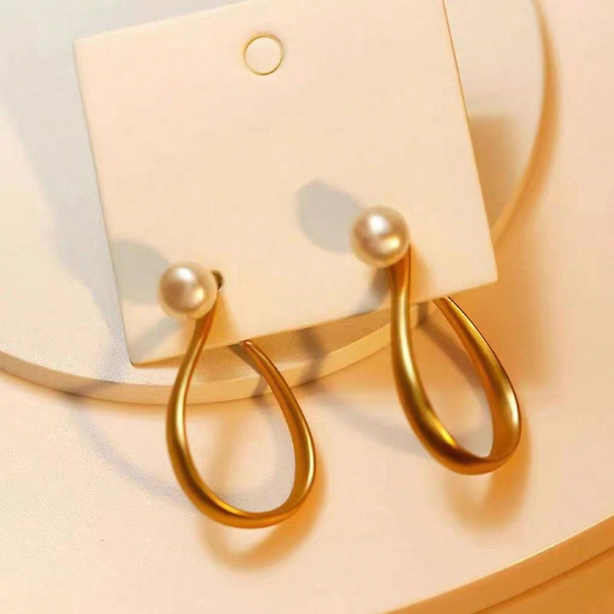 Shein - 1pair European And American Style Matte Gold-plated Metallic Earrings For Women's Daily Wear