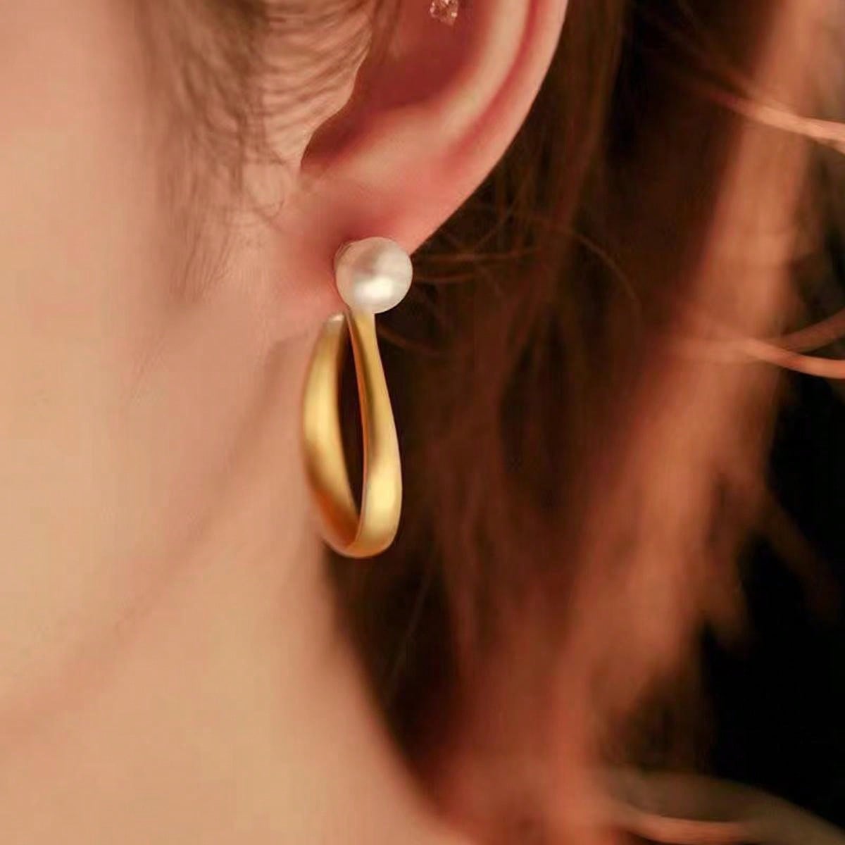 Shein - 1pair European And American Style Matte Gold-plated Metallic Earrings For Women's Daily Wear
