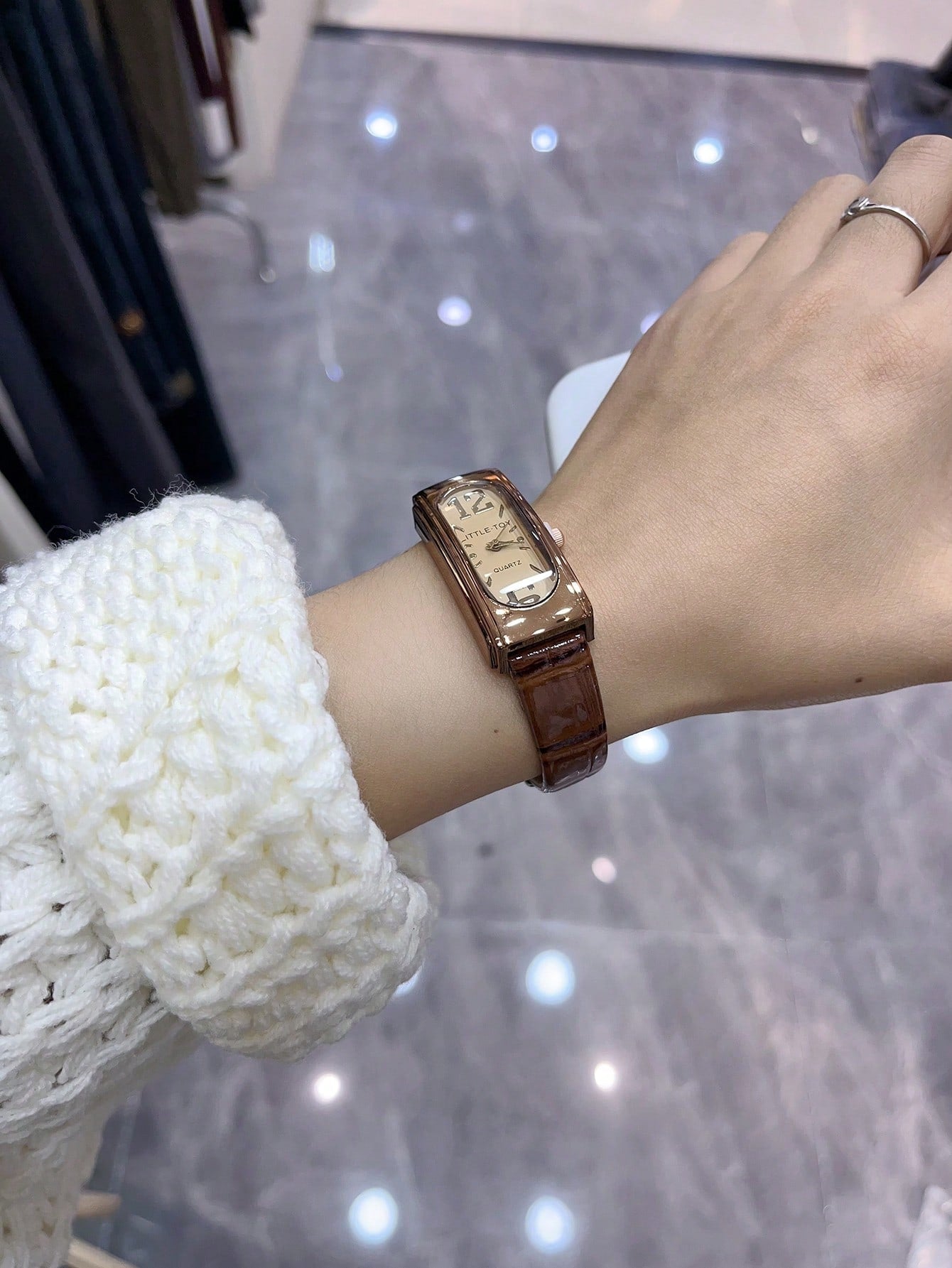 Shein - Rectangle Minimalist Style Women'S Quartz Wristwatch With Black, Brown And Green Striped Band