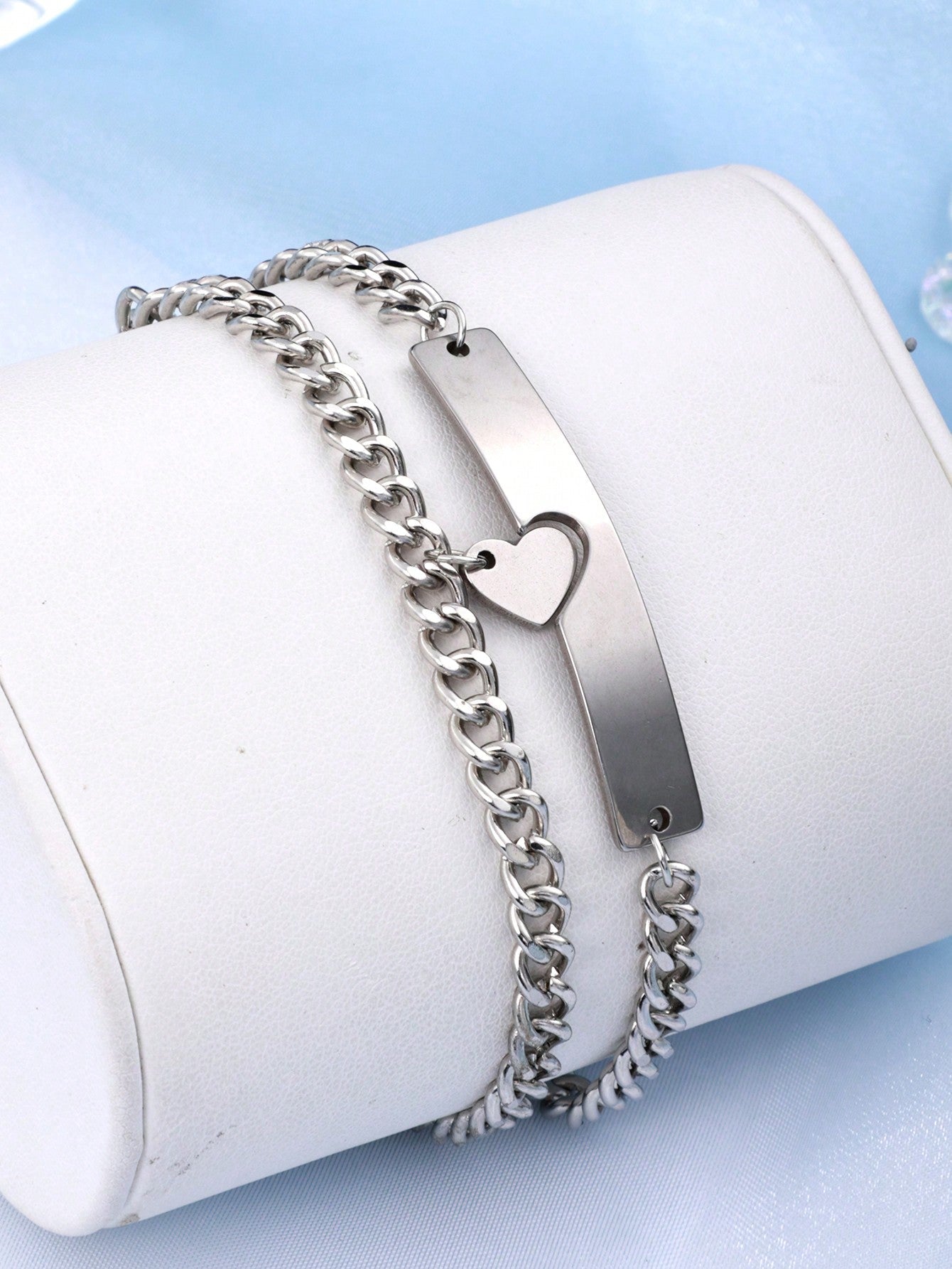Shein - 2pcs/set Couple's Silver Stainless Steel Quartz Watches With Trendy Design, And 2pcs/set Matching Heart-shaped Silver Bracelets