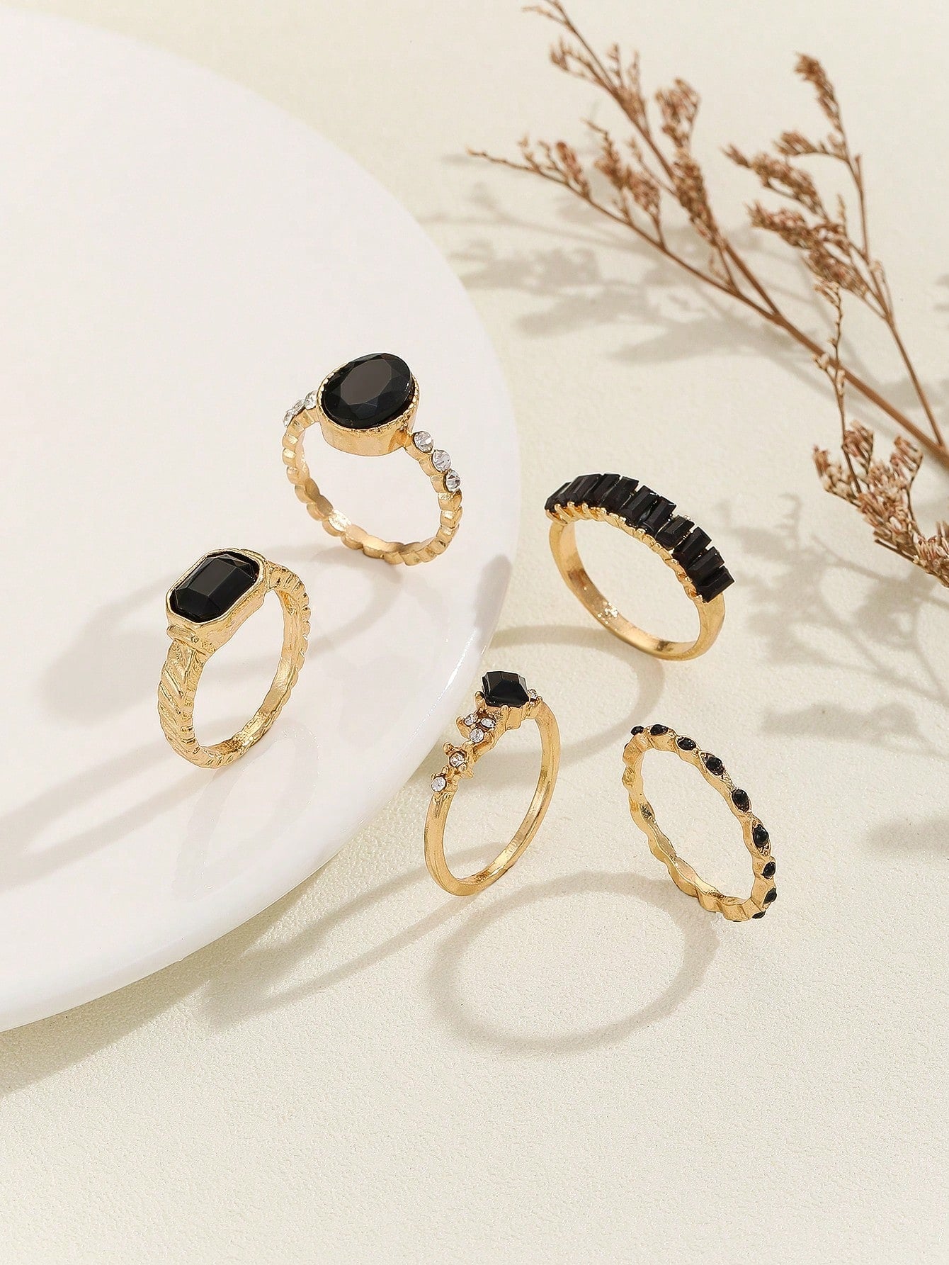Shein - 5pcs/set Simple Design Black Stone Inlaid Ring Set, Suitable For Women's Daily Wear