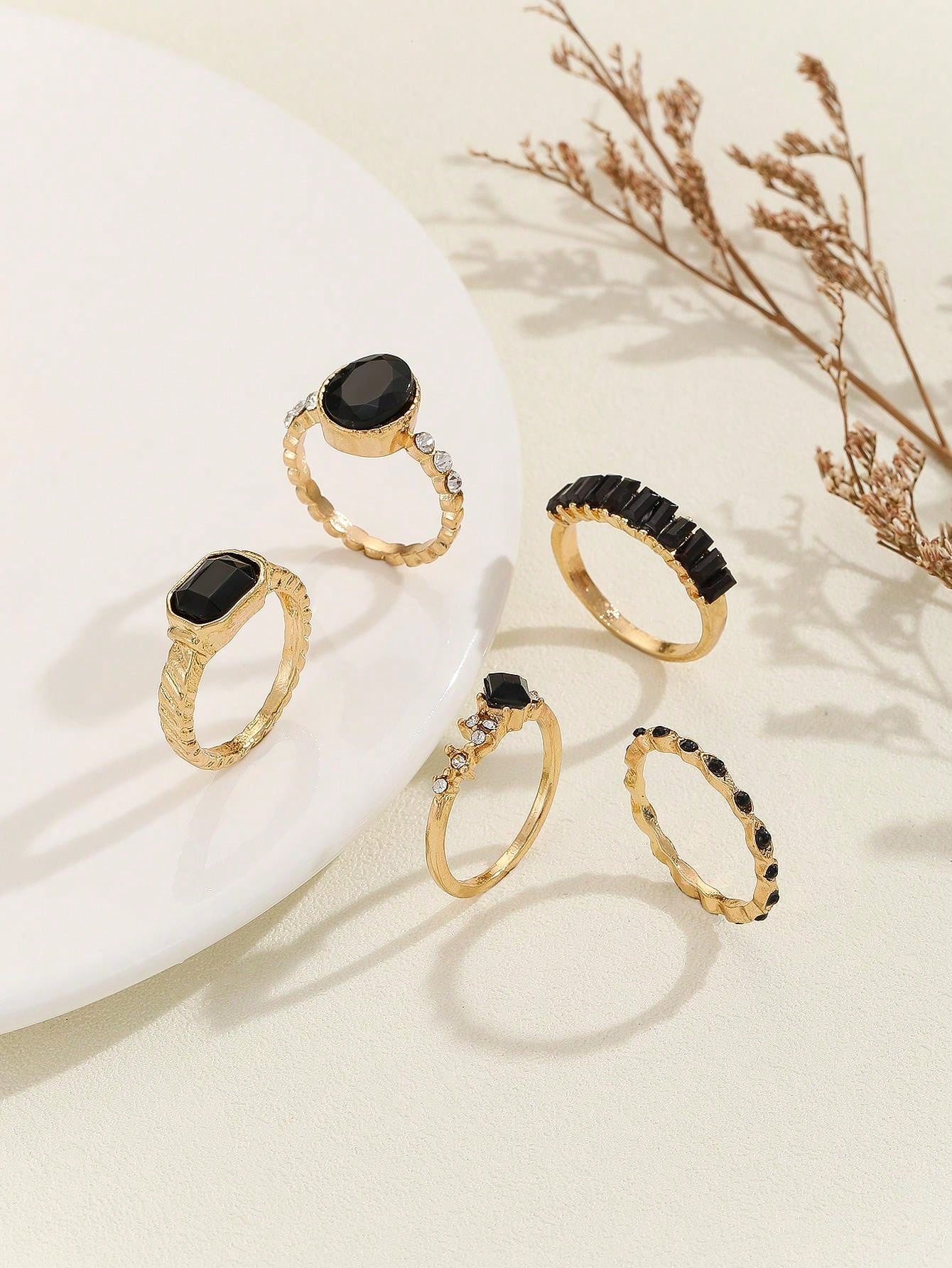 Shein - 5pcs/set Simple Design Black Stone Inlaid Ring Set, Suitable For Women's Daily Wear