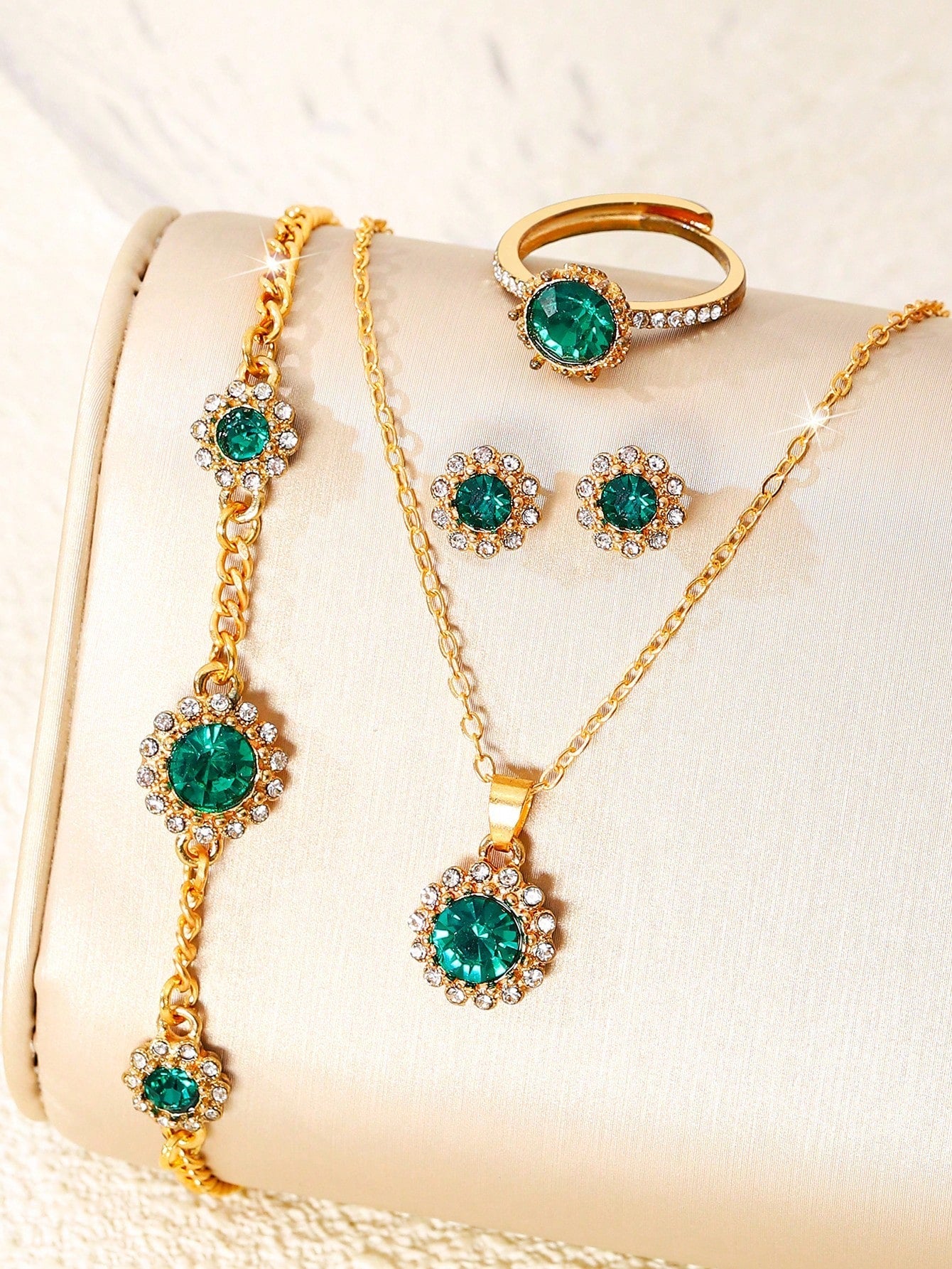 Shein - 6pcs/set Ladies' Green Luxurious Full Rhinestone Quartz Watch And Bracelet Jewelry Set