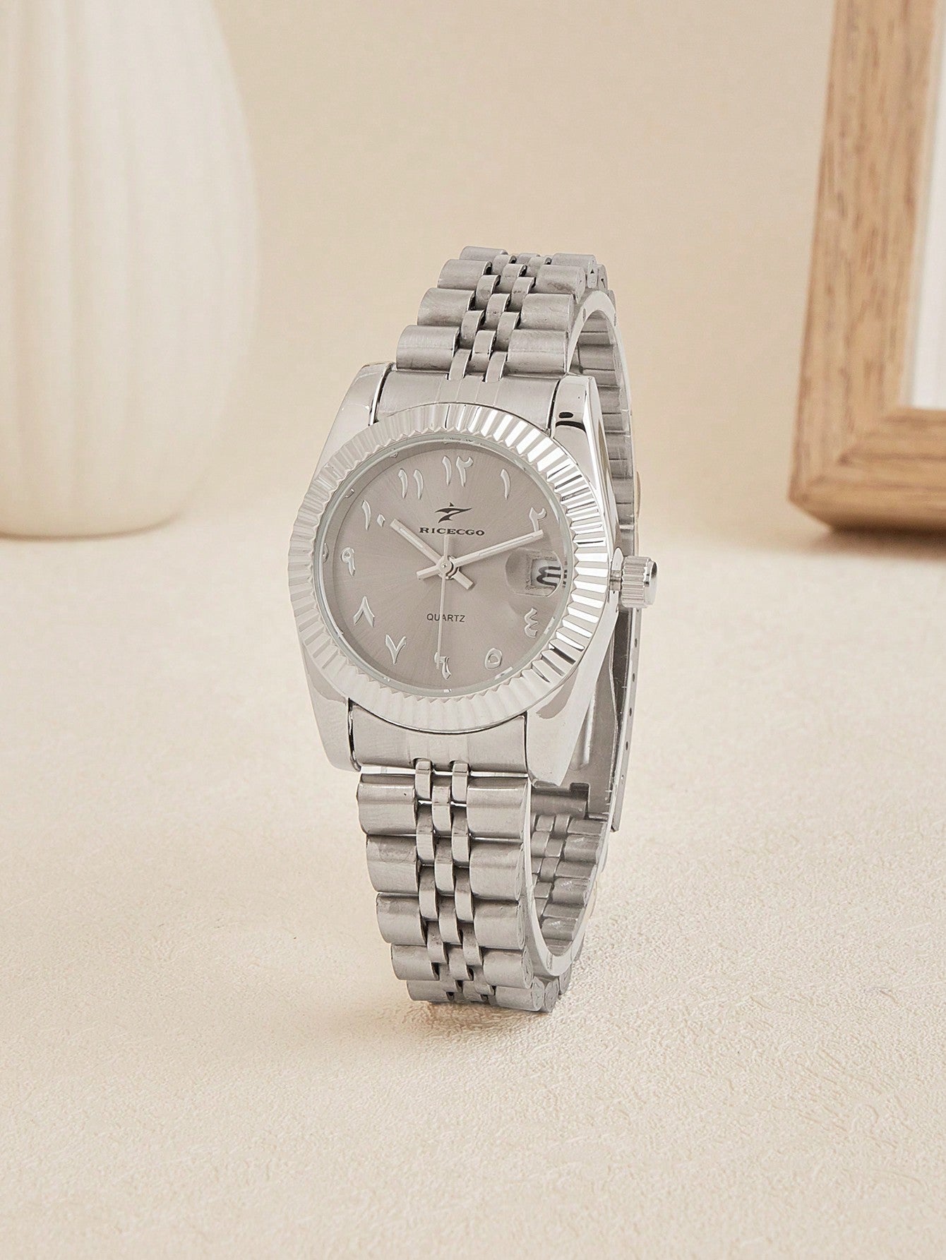 Shein - 1pc Ladies' Classic Quartz Wristwatch, Perfect For Everyday Wear And Gift