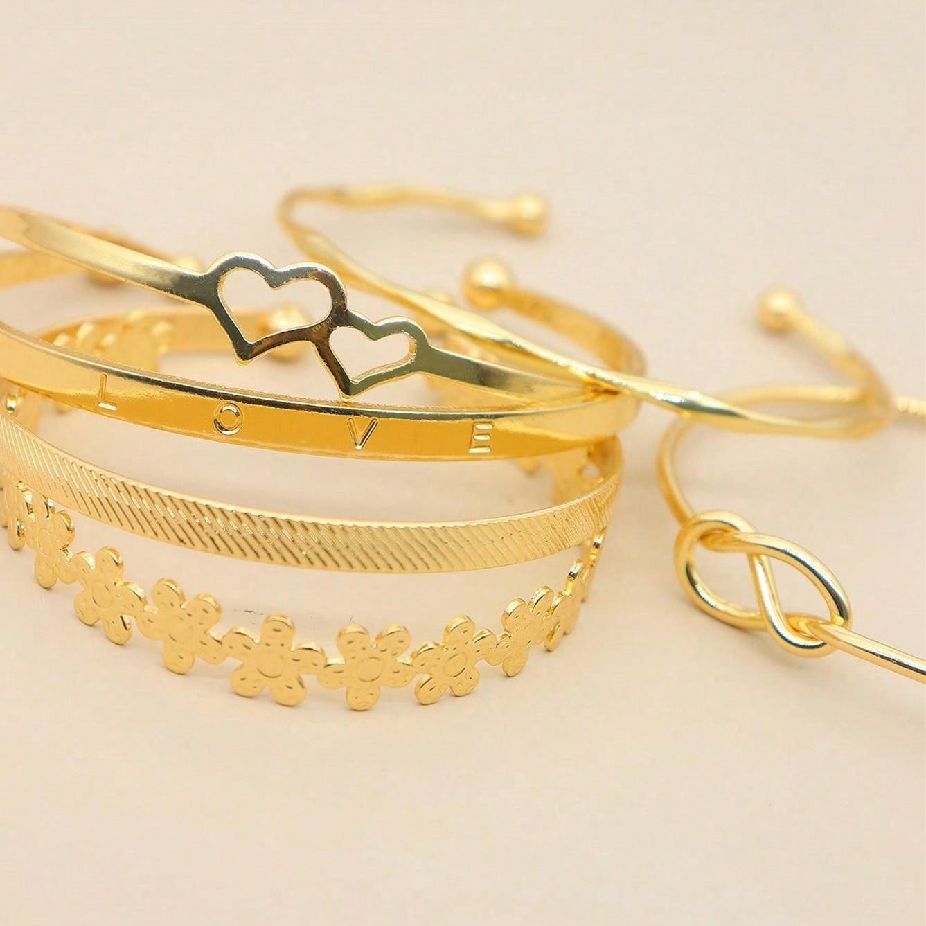 Shein - 6pcs/set Personality Love & Flower & Om & Uppercut Ring Shaped Creative Stainless Steel Bangle, Mideast Gold Color