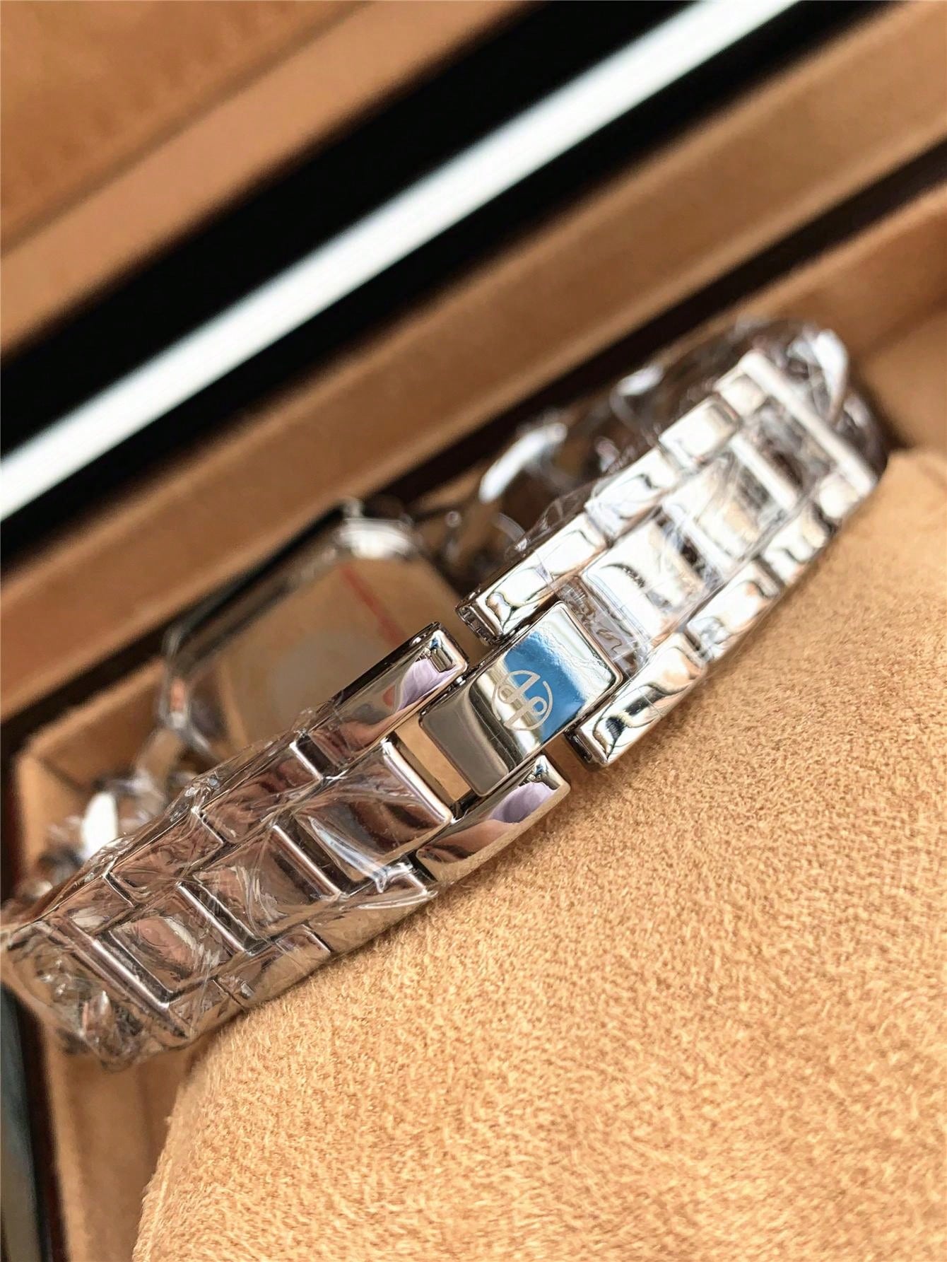 Shein - 1pc Women's Elegant Stainless Steel Bracelet Watch