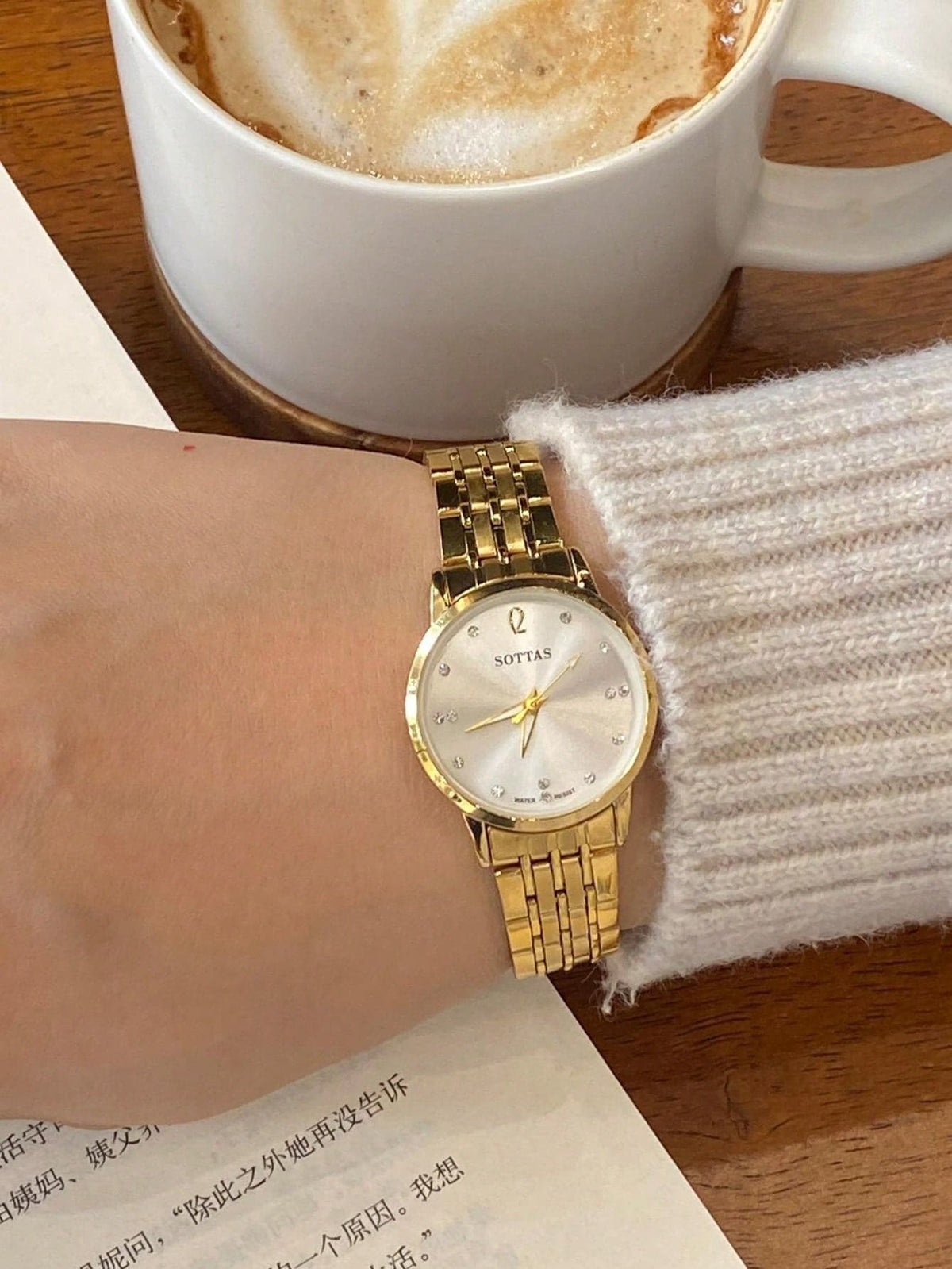 Shein - New Ultra-Thin Gold Color Simple Style Ladies Watch, Korean Version Fashionable Casual Waterproof Quartz Wristwatch With Steel Strap