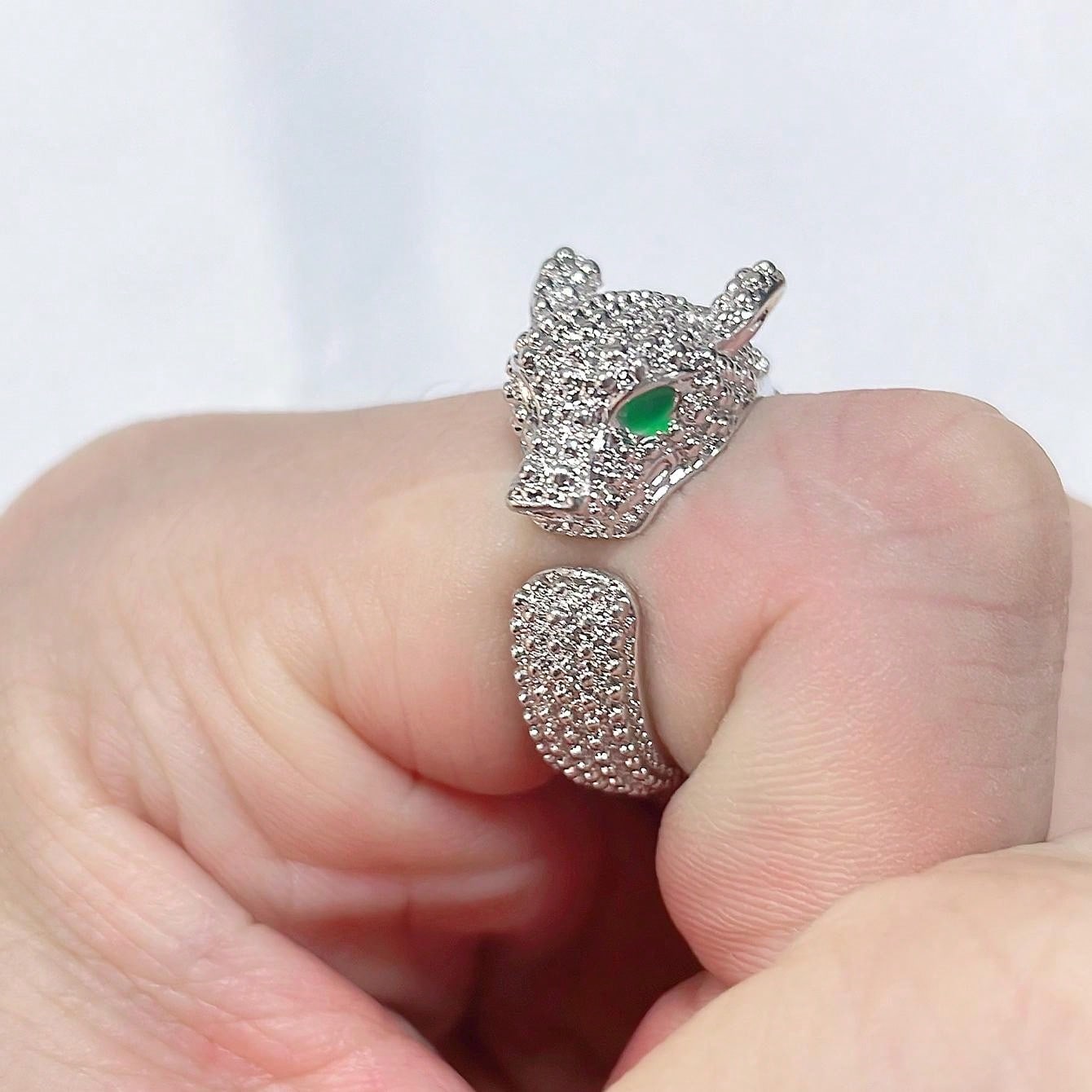 Shein - 1Pc Fashionable Cubic Zirconia Inlaid Leopard Shaped Ring With Green Gemstone Eye Decoration, Perfect For Women & Men As Daily Wear Or Gift To Friends