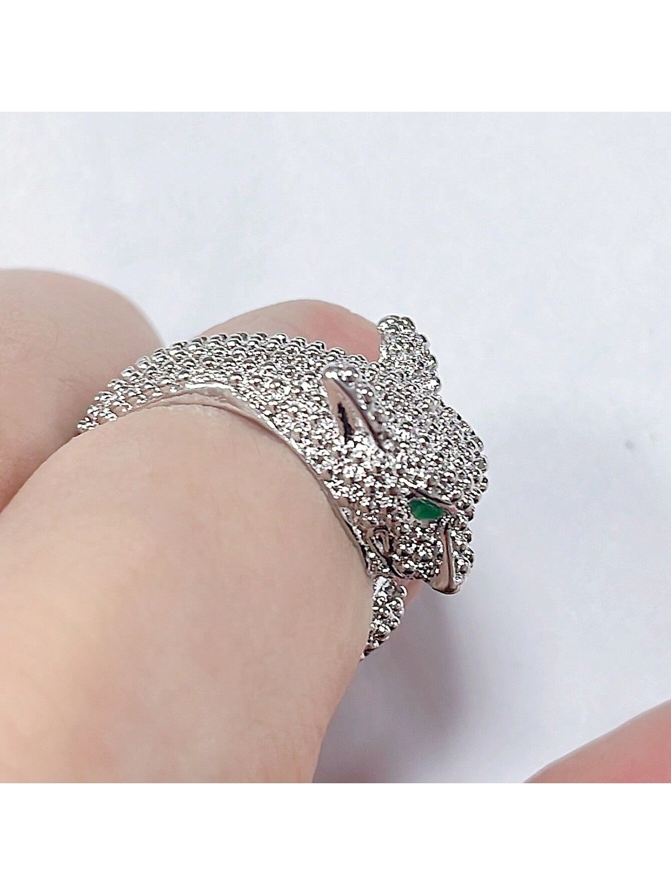 Shein - 1Pc Fashionable Cubic Zirconia Inlaid Leopard Shaped Ring With Green Gemstone Eye Decoration, Perfect For Women & Men As Daily Wear Or Gift To Friends