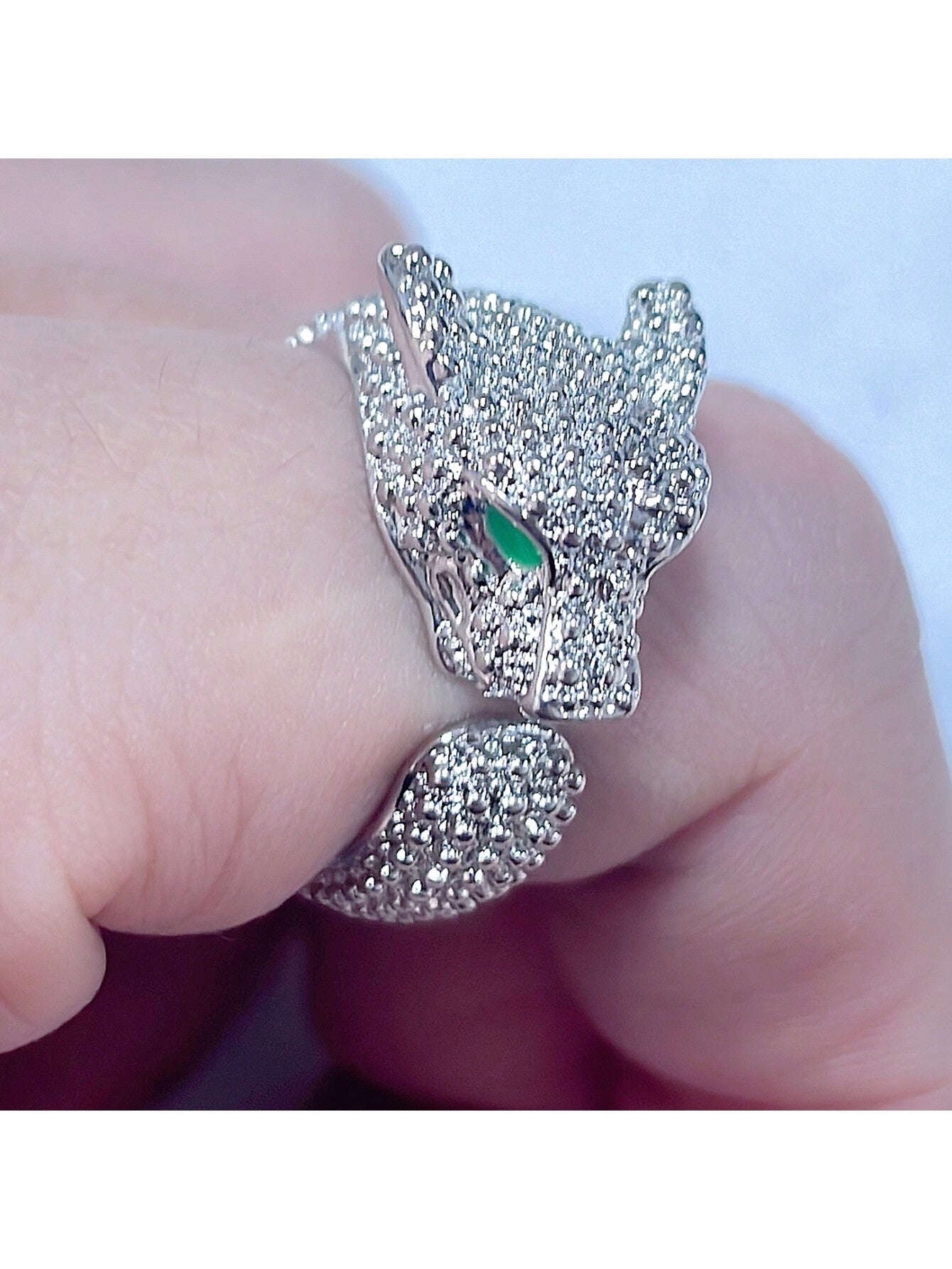 Shein - 1Pc Fashionable Cubic Zirconia Inlaid Leopard Shaped Ring With Green Gemstone Eye Decoration, Perfect For Women & Men As Daily Wear Or Gift To Friends