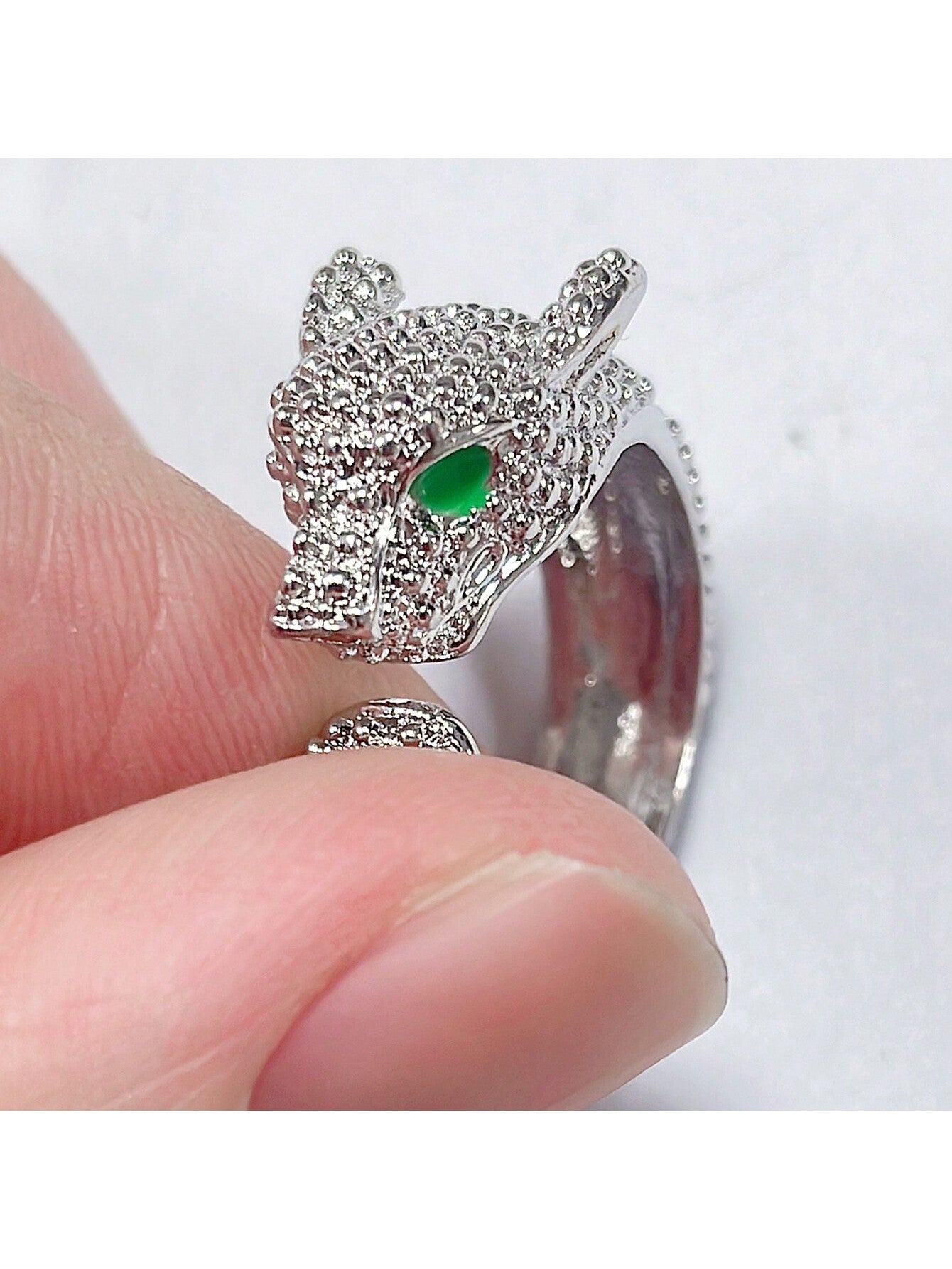 Shein - 1Pc Fashionable Cubic Zirconia Inlaid Leopard Shaped Ring With Green Gemstone Eye Decoration, Perfect For Women & Men As Daily Wear Or Gift To Friends
