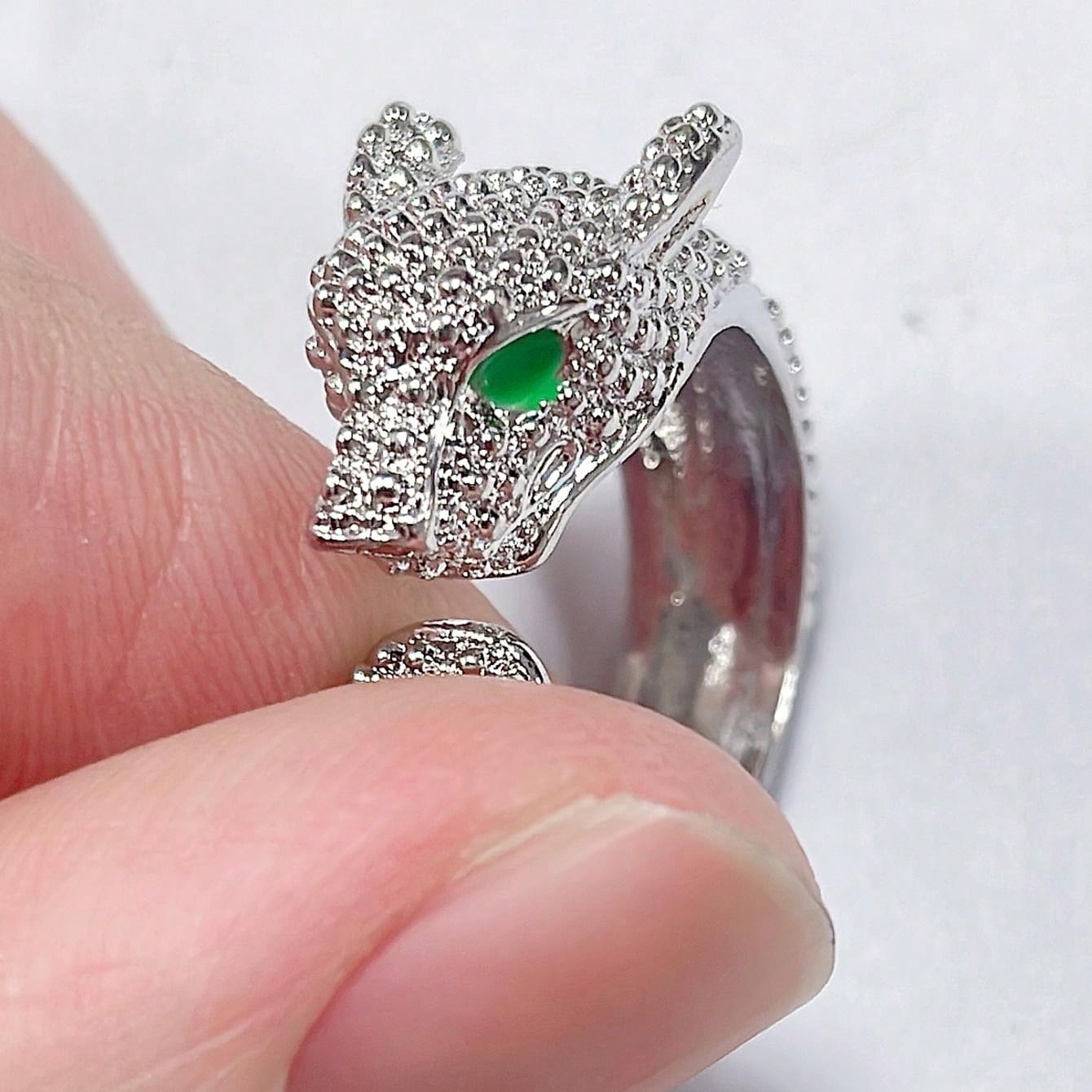 Shein - 1Pc Fashionable Cubic Zirconia Inlaid Leopard Shaped Ring With Green Gemstone Eye Decoration, Perfect For Women & Men As Daily Wear Or Gift To Friends