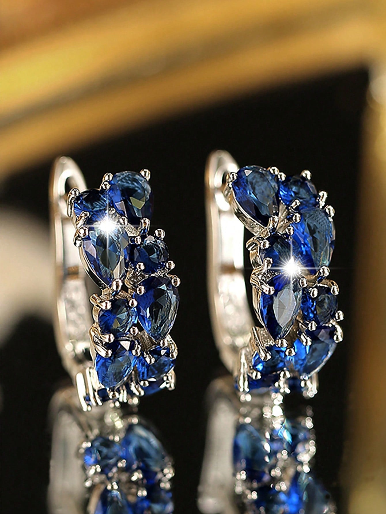 Shein - 1pair Gorgeous Blue White Cubic Zirconia Paved Elegant Trendy Round Decor Earrings Luxury Party Jewelry For Women
