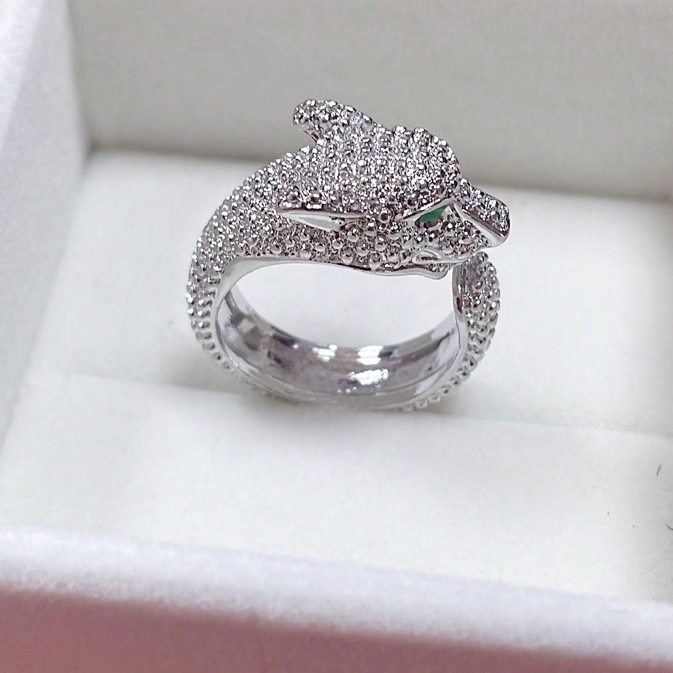 Shein - 1Pc Fashionable Cubic Zirconia Inlaid Leopard Shaped Ring With Green Gemstone Eye Decoration, Perfect For Women & Men As Daily Wear Or Gift To Friends