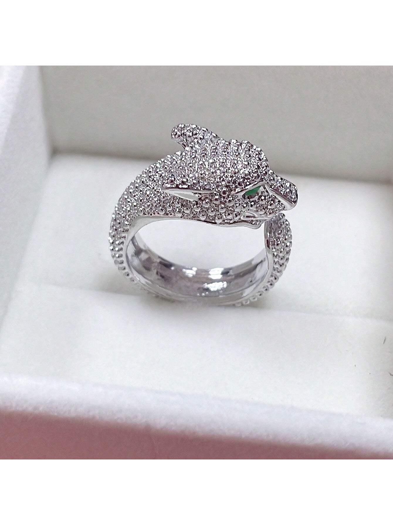 Shein - 1Pc Fashionable Cubic Zirconia Inlaid Leopard Shaped Ring With Green Gemstone Eye Decoration, Perfect For Women & Men As Daily Wear Or Gift To Friends