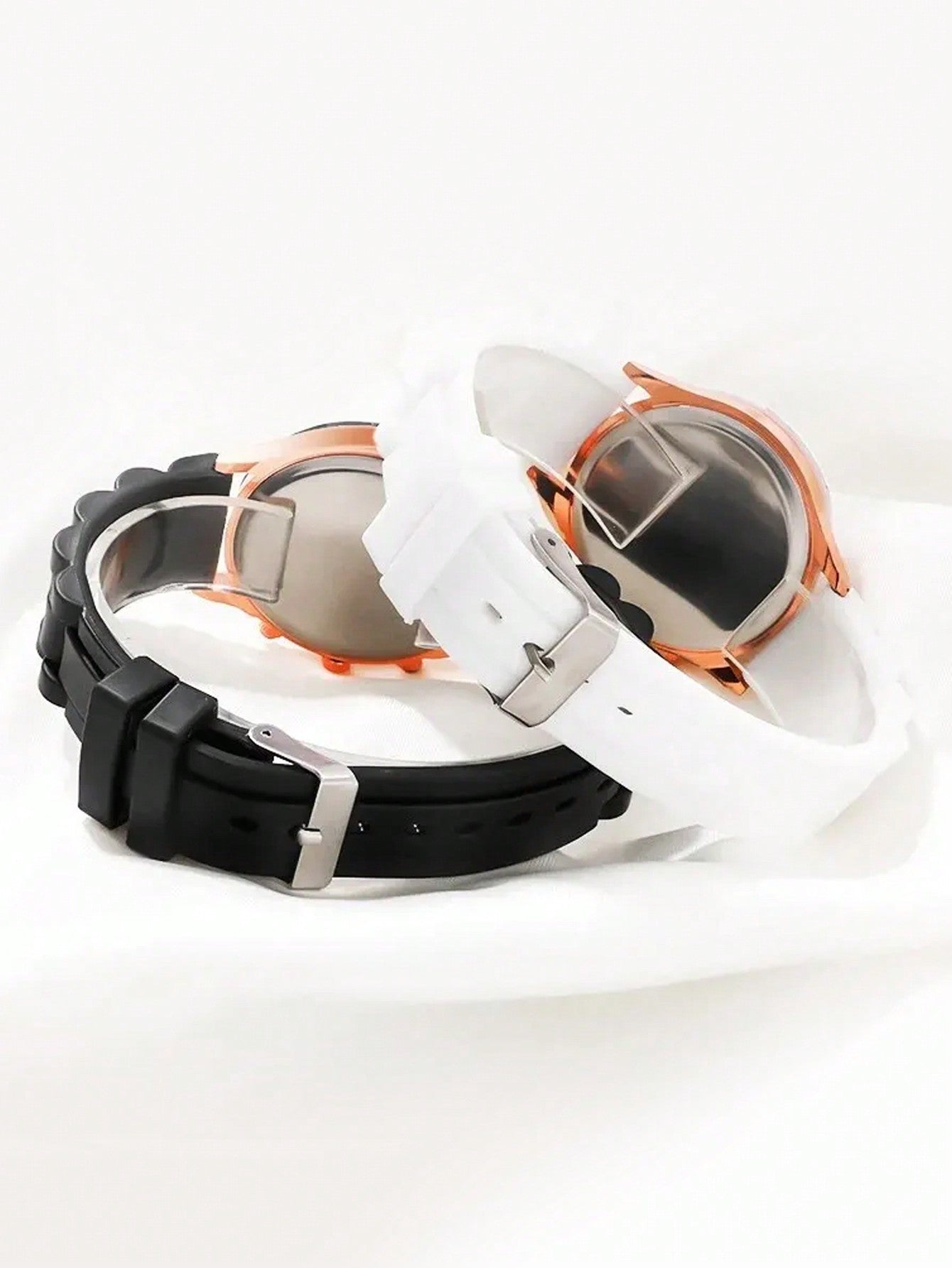 Shein - 2pcs/Set Couple Fashion Pointer Type Quartz Wristwatch With Silicone Strap