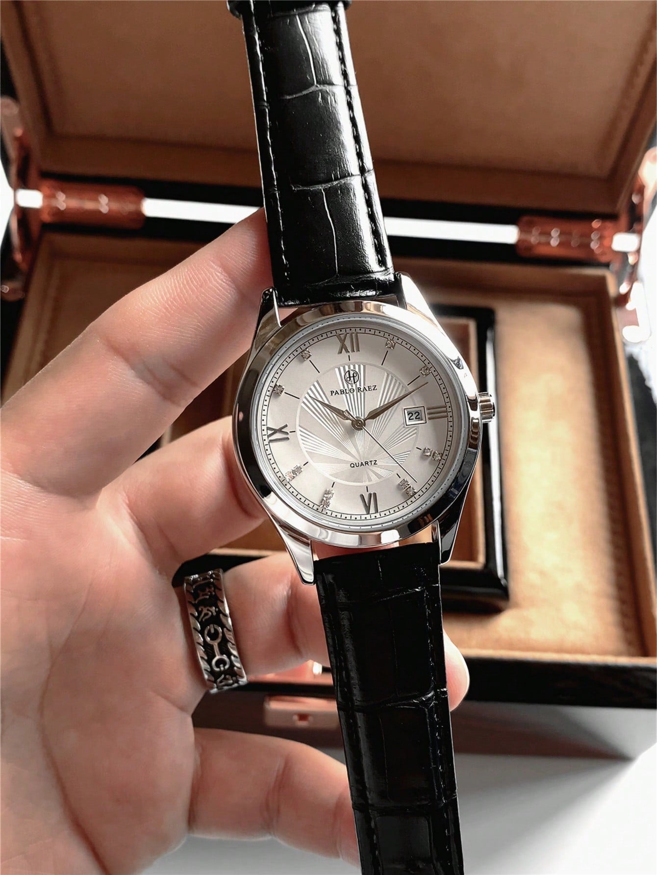 Shein - 1pc Men's Luxurious Style Wristwatch, Silver Stainless Steel Case, White Roman Numeral Dial With Rhinestone Watch