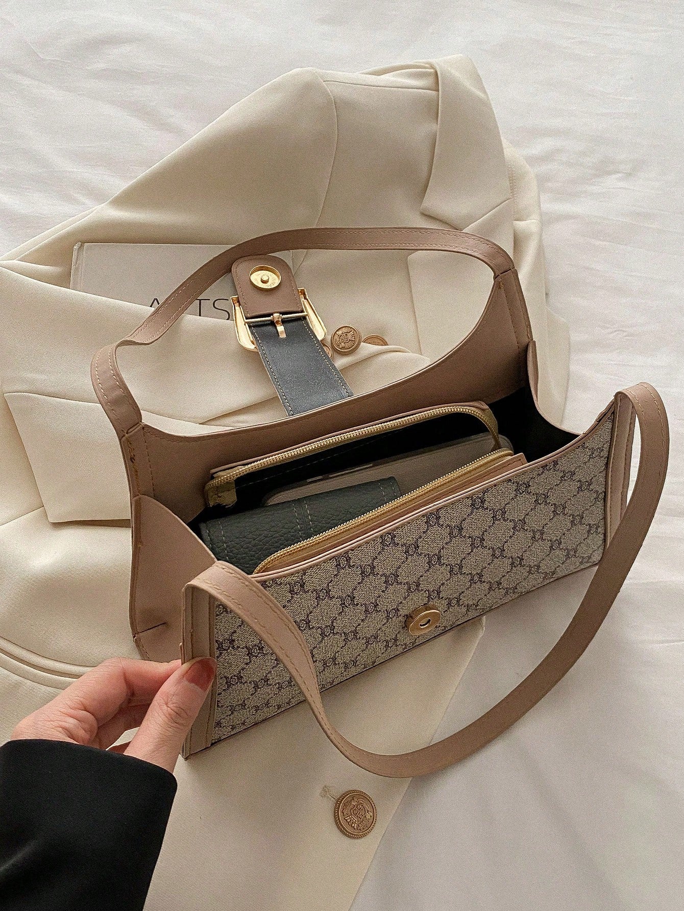Shein - A Women'S Retro Fashion Color Contrast Shoulder Bag, Elegant Light Luxury Underarm Bag Pu, Casual Small Square Bag, Suitable For Women'S Daily Use