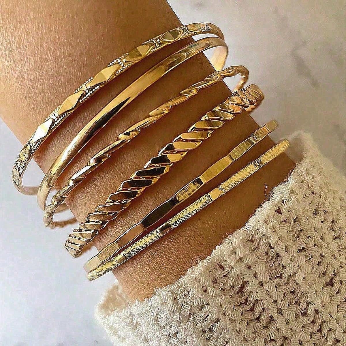 Shein - 6pcs/set Personality Love & Flower & Om & Uppercut Ring Shaped Creative Stainless Steel Bangle, Mideast Gold Color