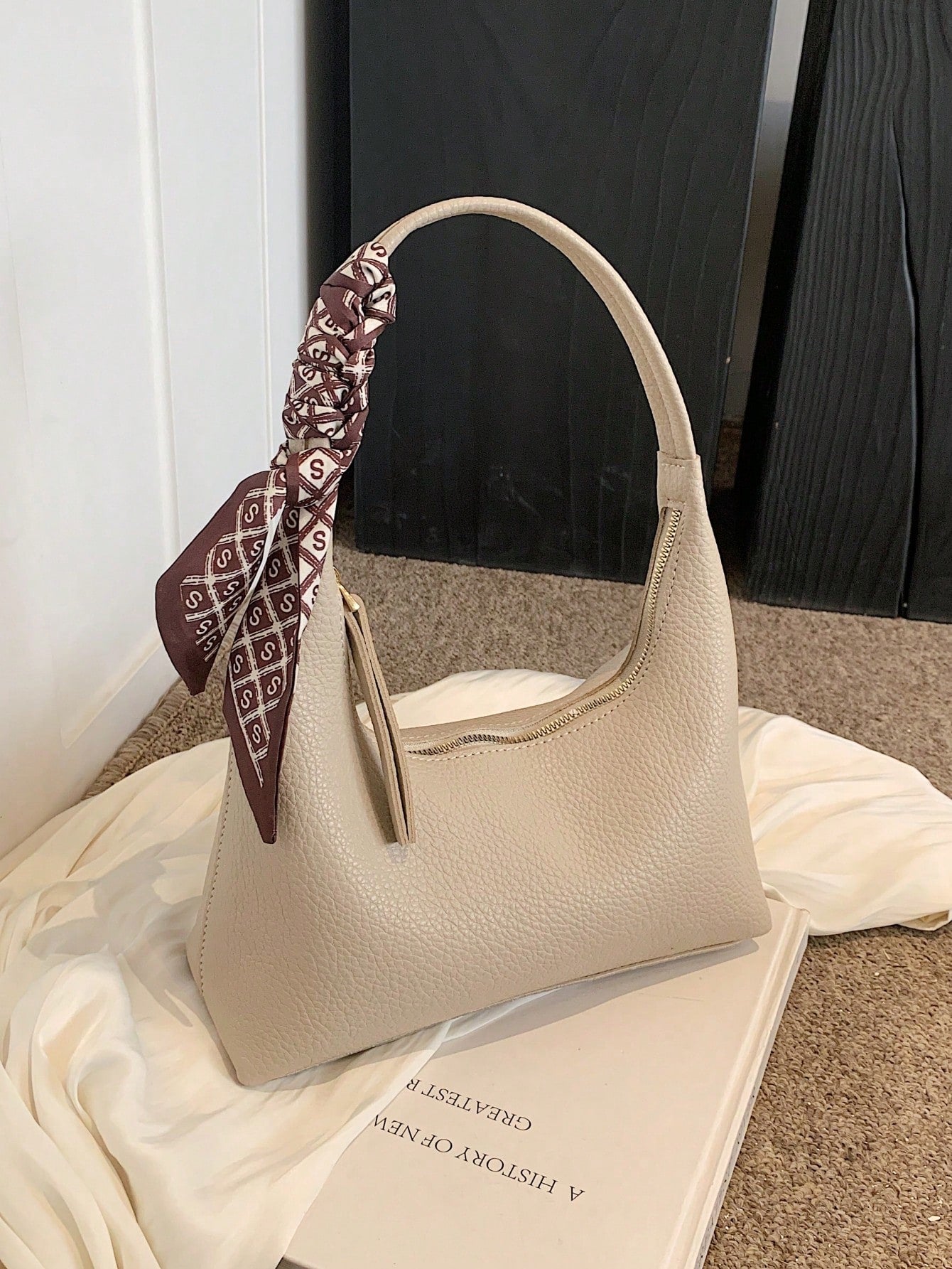Shein - Simple Style Women'S Shoulder Crossbody Bag With Silk Scarf Gift