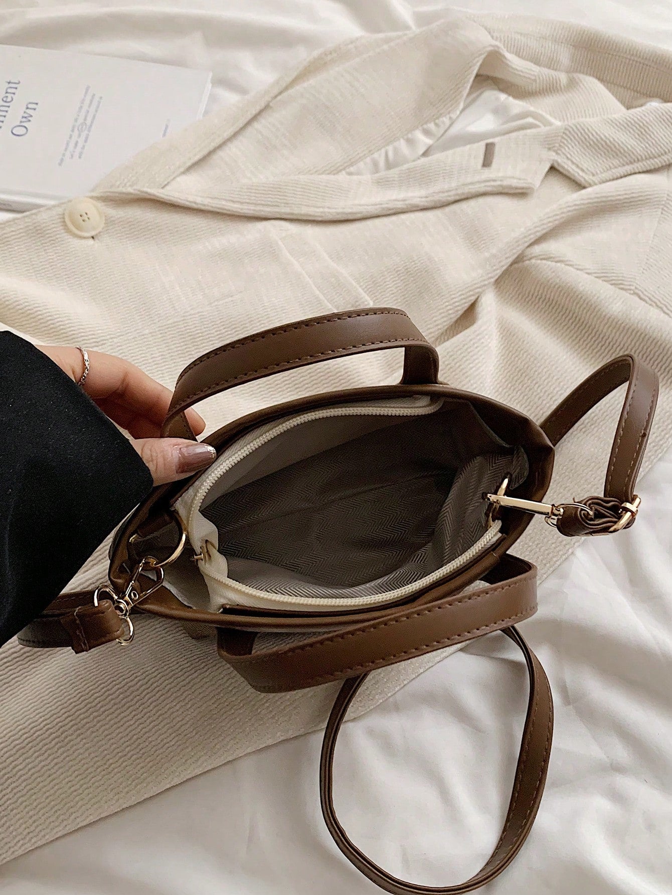 Shein - 2024 New Fashionable And Trendy Women Bag With  Texture, Single-Shoulder And Crossbody Design, Unique Small-Batch Handbag