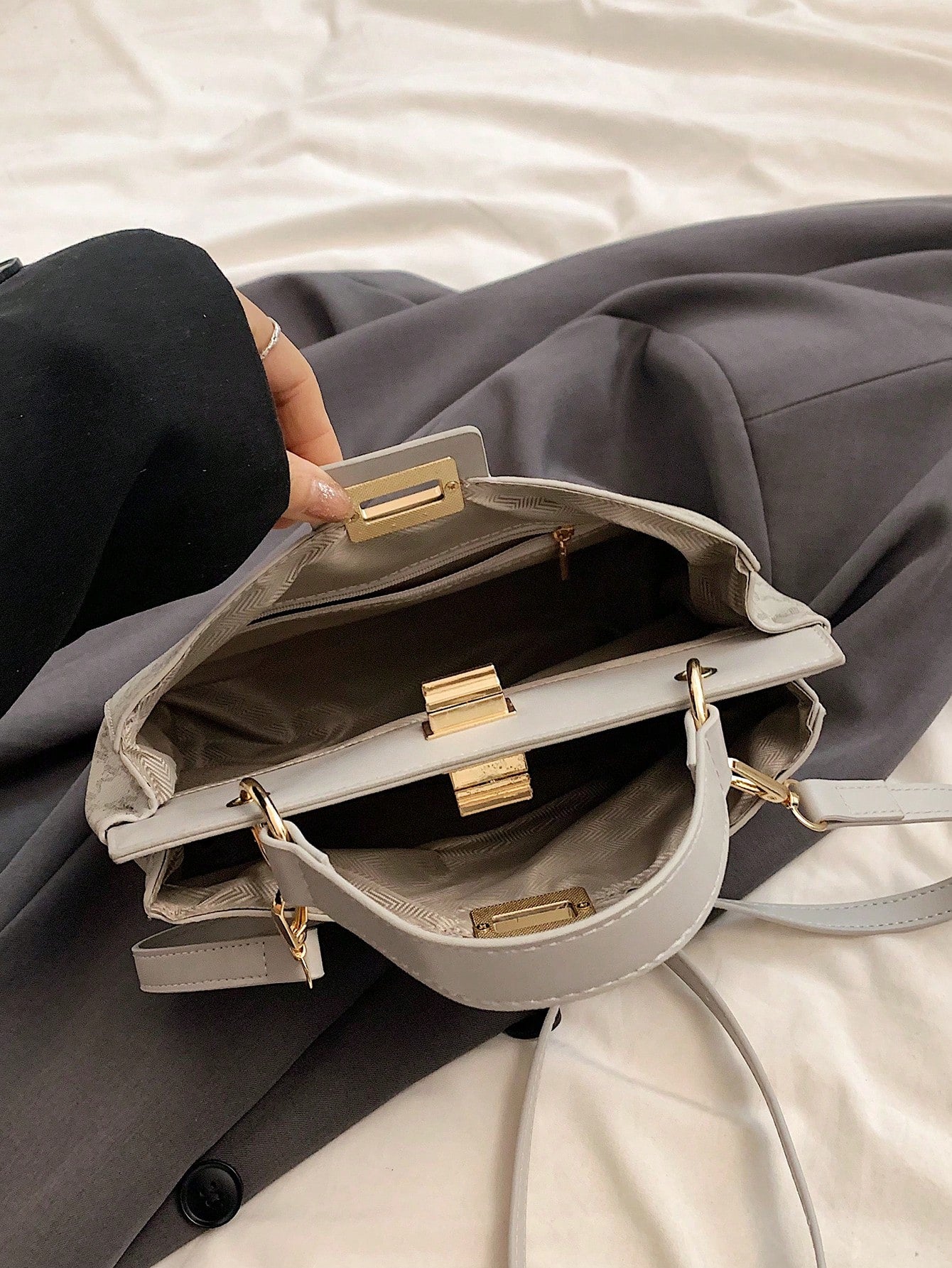 Shein - Fashion Hot European Retro Ladies Can Double-Sided Use Of Design Handbags