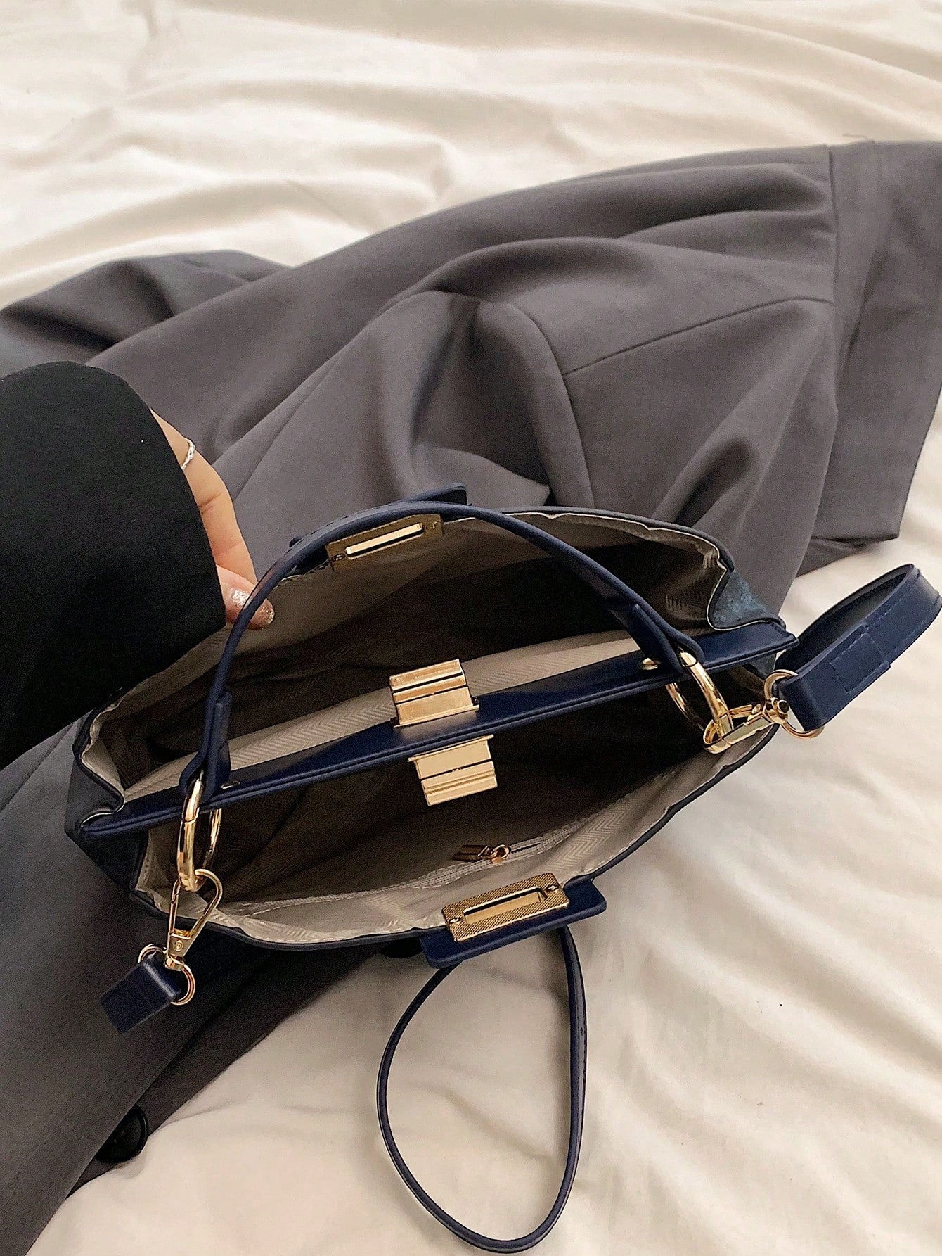 Shein - Fashion Hot European Retro Ladies Can Double-Sided Use Of Design Handbags