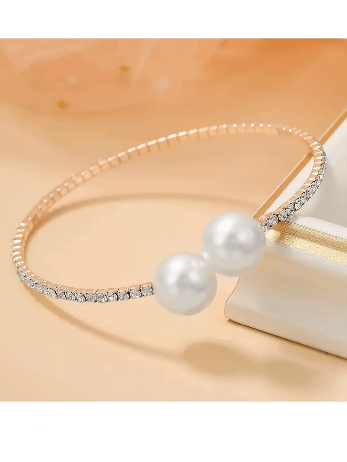 Shein - 2pcs White Minimalist Women Quartz Watch With Crystal Pearls & Asymmetrical Bracelet Set
