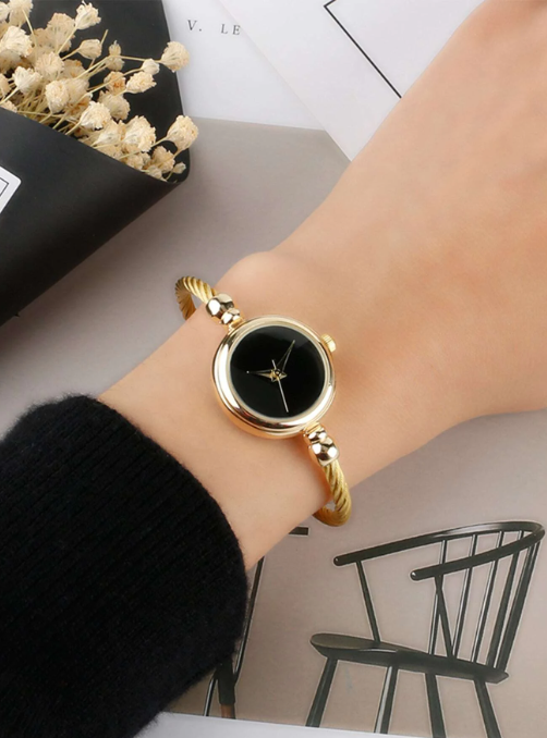 Shein - 2pcs/set Round Pointer Quartz Watch